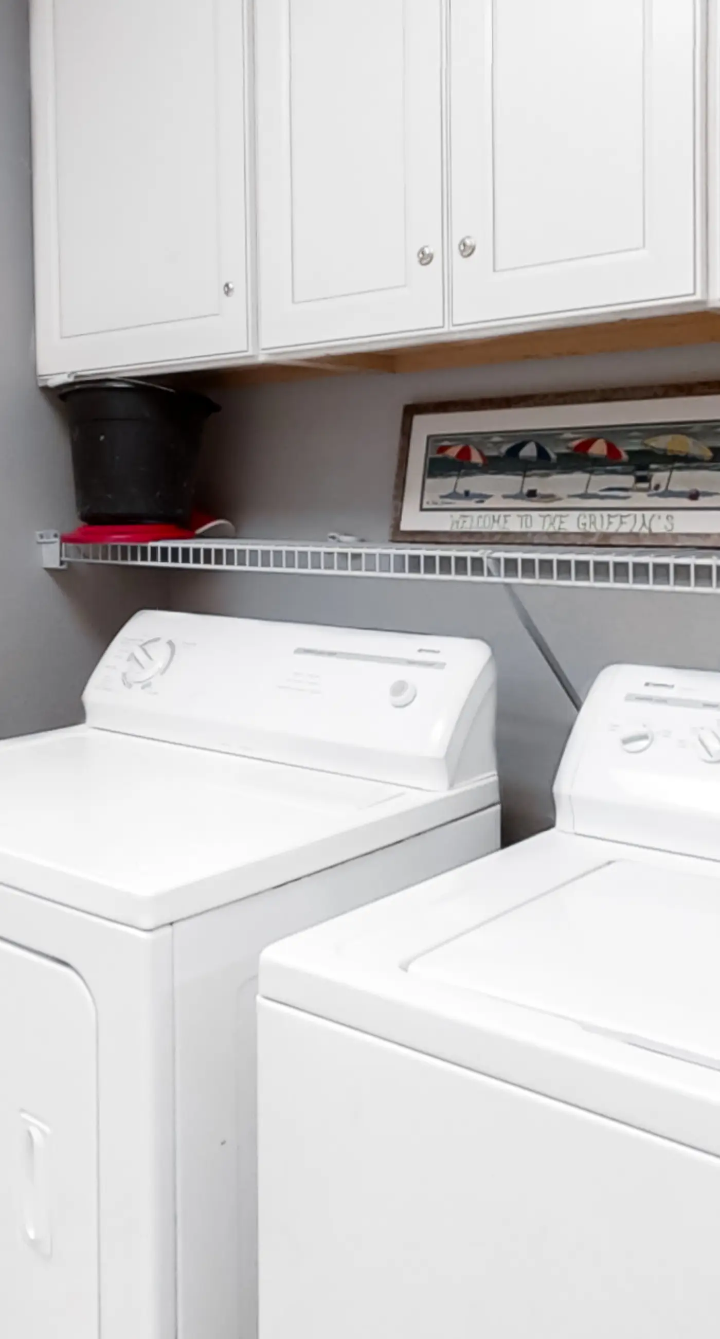 Beachfront condo with pool, hot tub, balcony, fitness room & amazing corner view