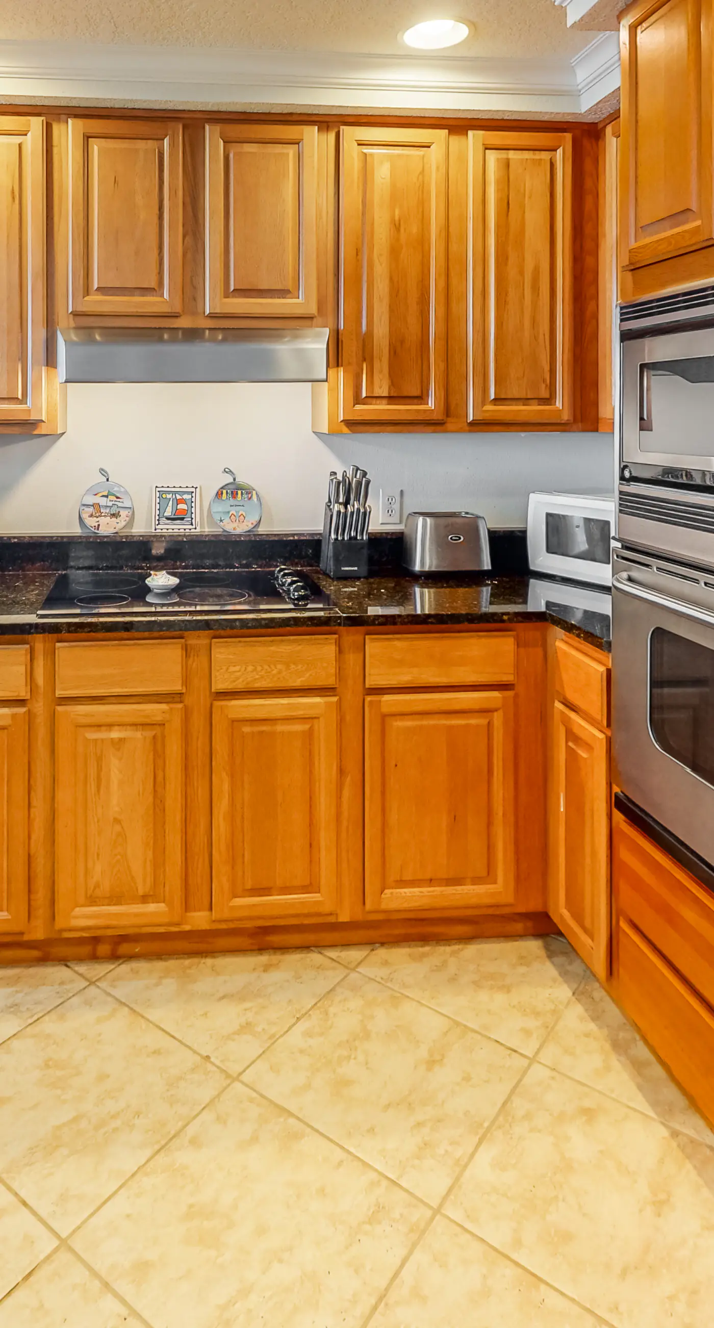 Charming Ocean View Condo with Private Balcony, AC, Shared Outdoor Pool, Free WiFi