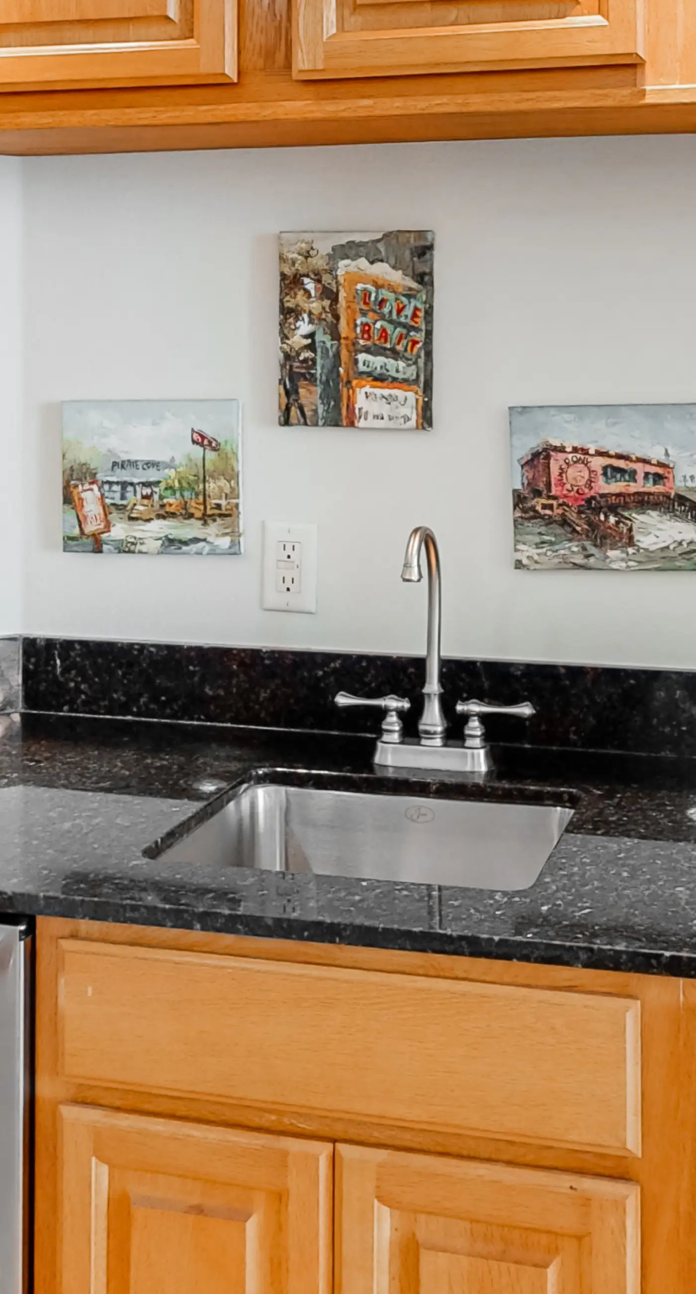 Charming Ocean View Condo with Private Balcony, AC, Shared Outdoor Pool, Free WiFi