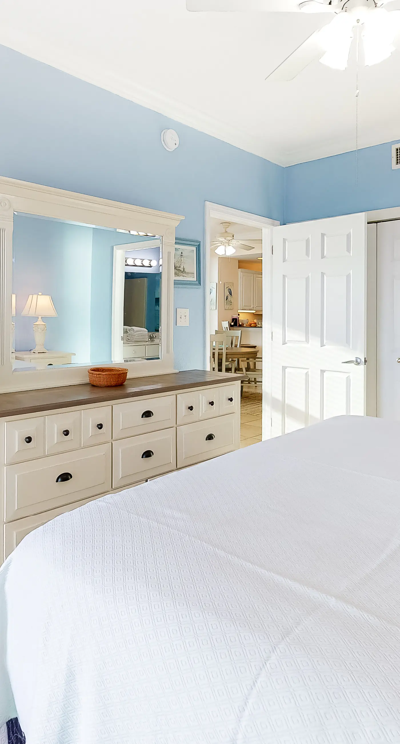 Beachfront condo with pool, hot tub, and sauna access - private balcony