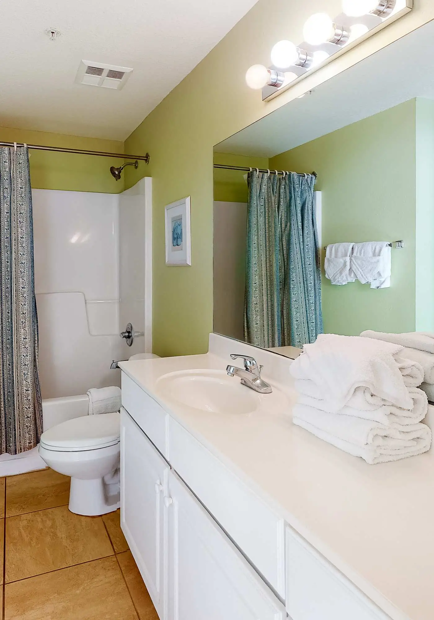 Beachfront condo with pool, hot tub, and sauna access - private balcony