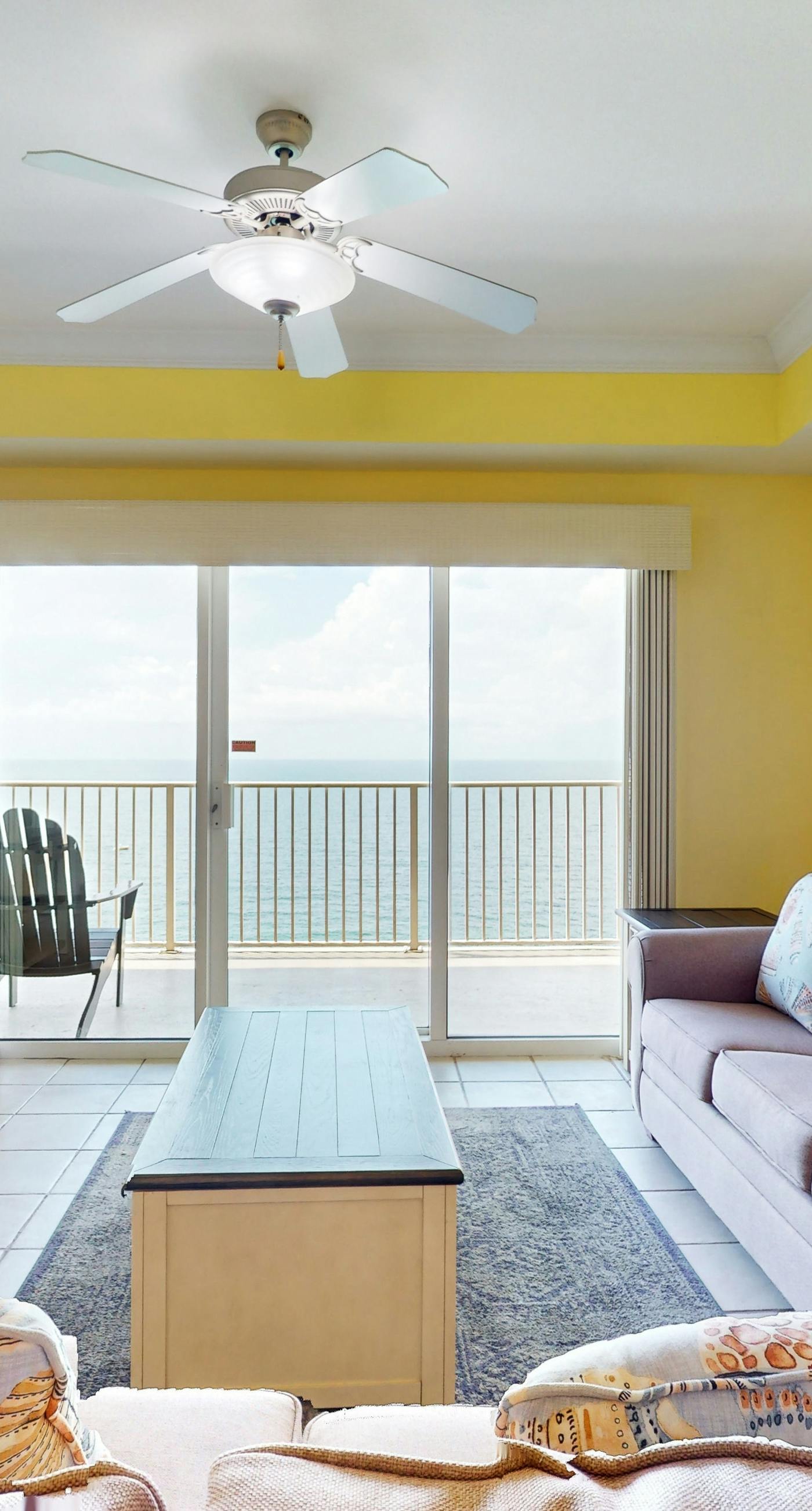 13th-floor oceanfront condo with balcony, AC, grill, pool, hot tub & gym