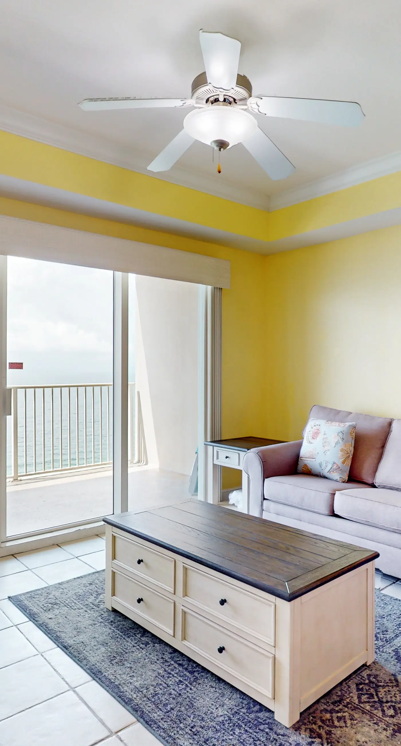 13th-floor oceanfront condo with balcony, AC, grill, pool, hot tub & gym