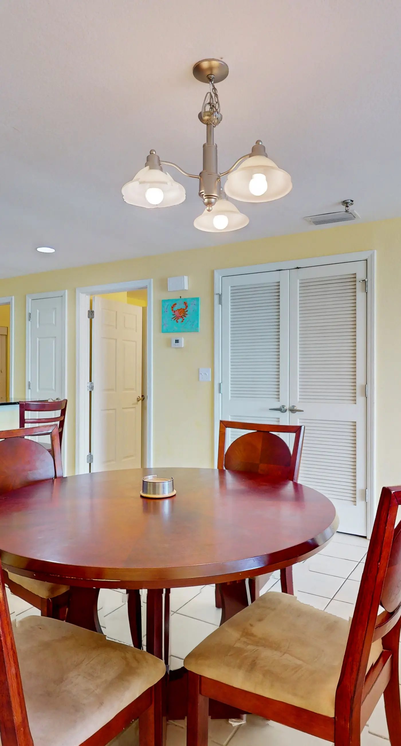 13th-floor oceanfront condo with balcony, AC, grill, pool, hot tub & gym