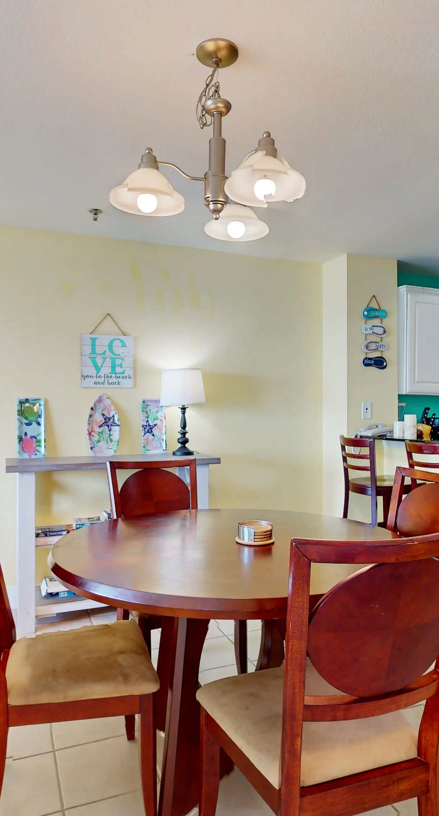 13th-floor oceanfront condo with balcony, AC, grill, pool, hot tub & gym