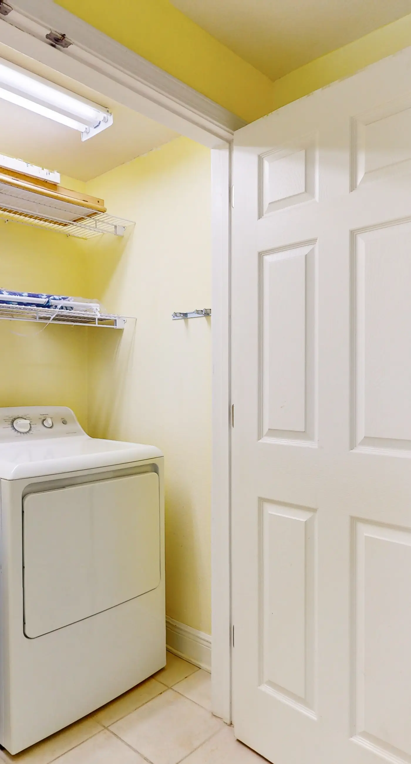 13th-floor oceanfront condo with balcony, AC, grill, pool, hot tub & gym