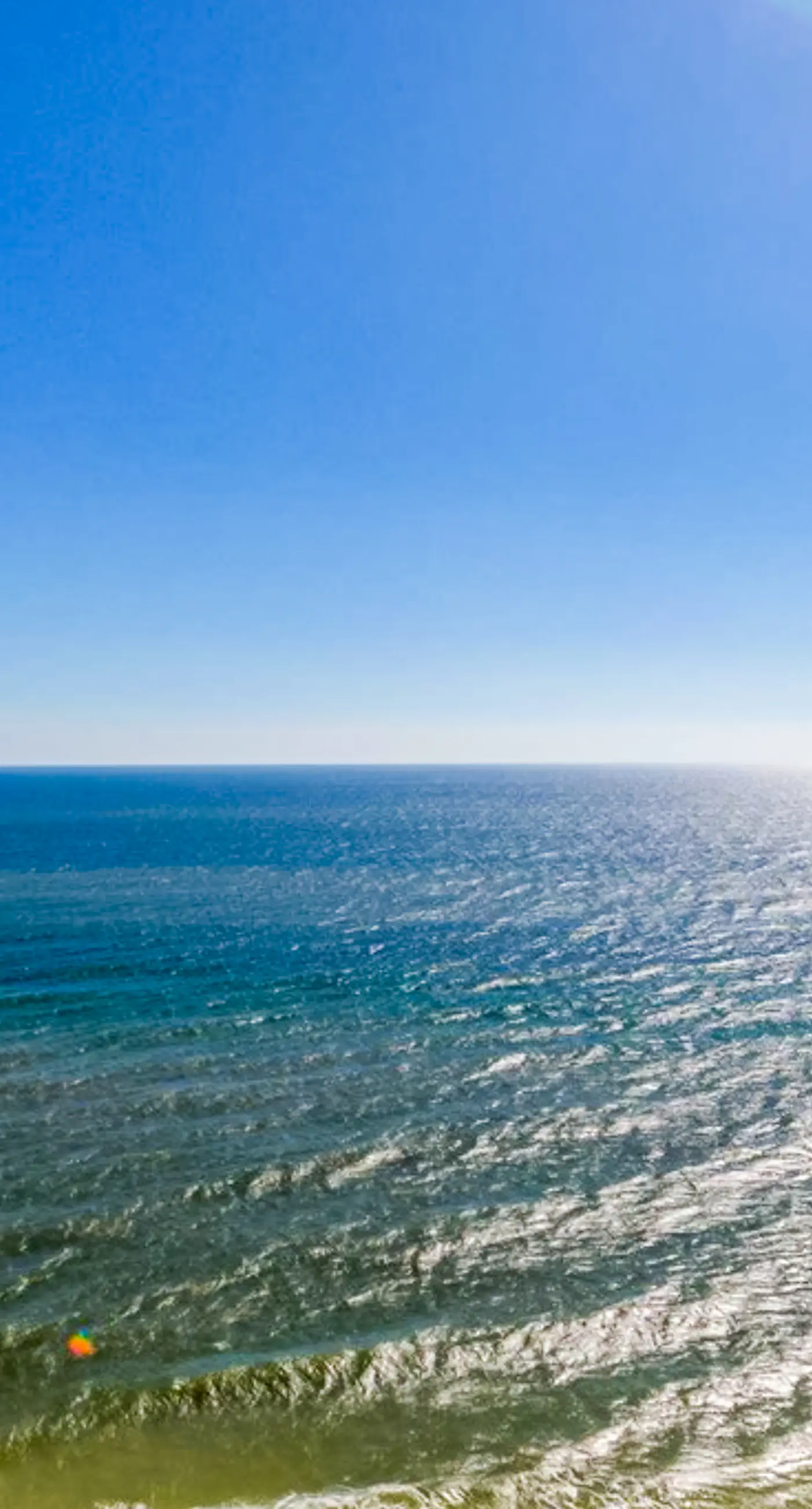 13th-floor oceanfront condo with balcony, AC, grill, pool, hot tub & gym