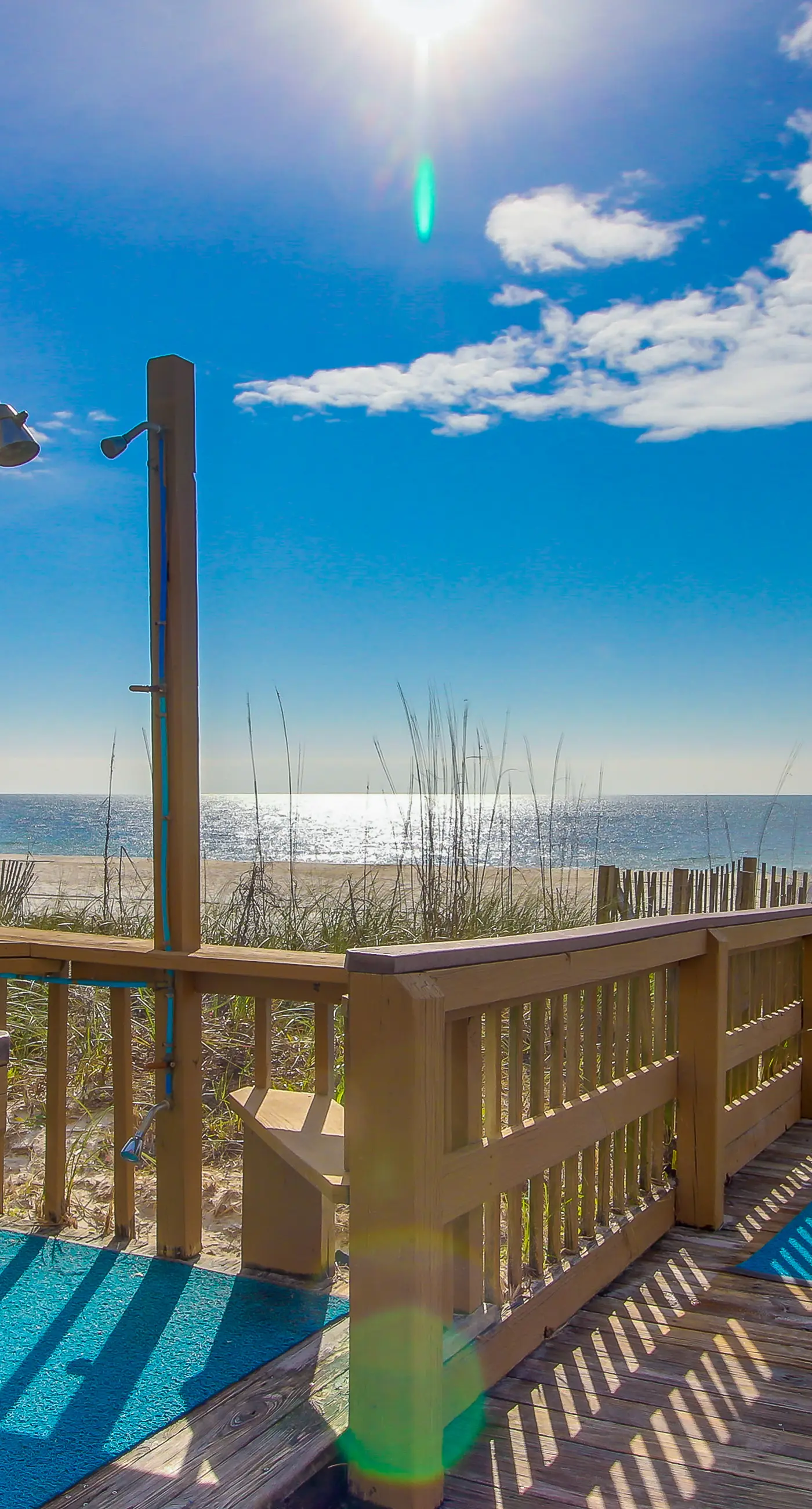 Incredible oceanfront condo with balcony, AC, pool, gym & hot tub