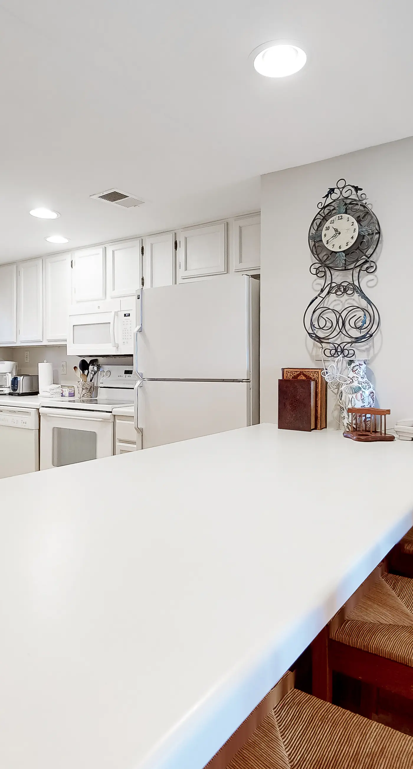 Gulf-Front Condo with Shared Outdoor Pool, Private Balcony, Incredible Views & WiFi