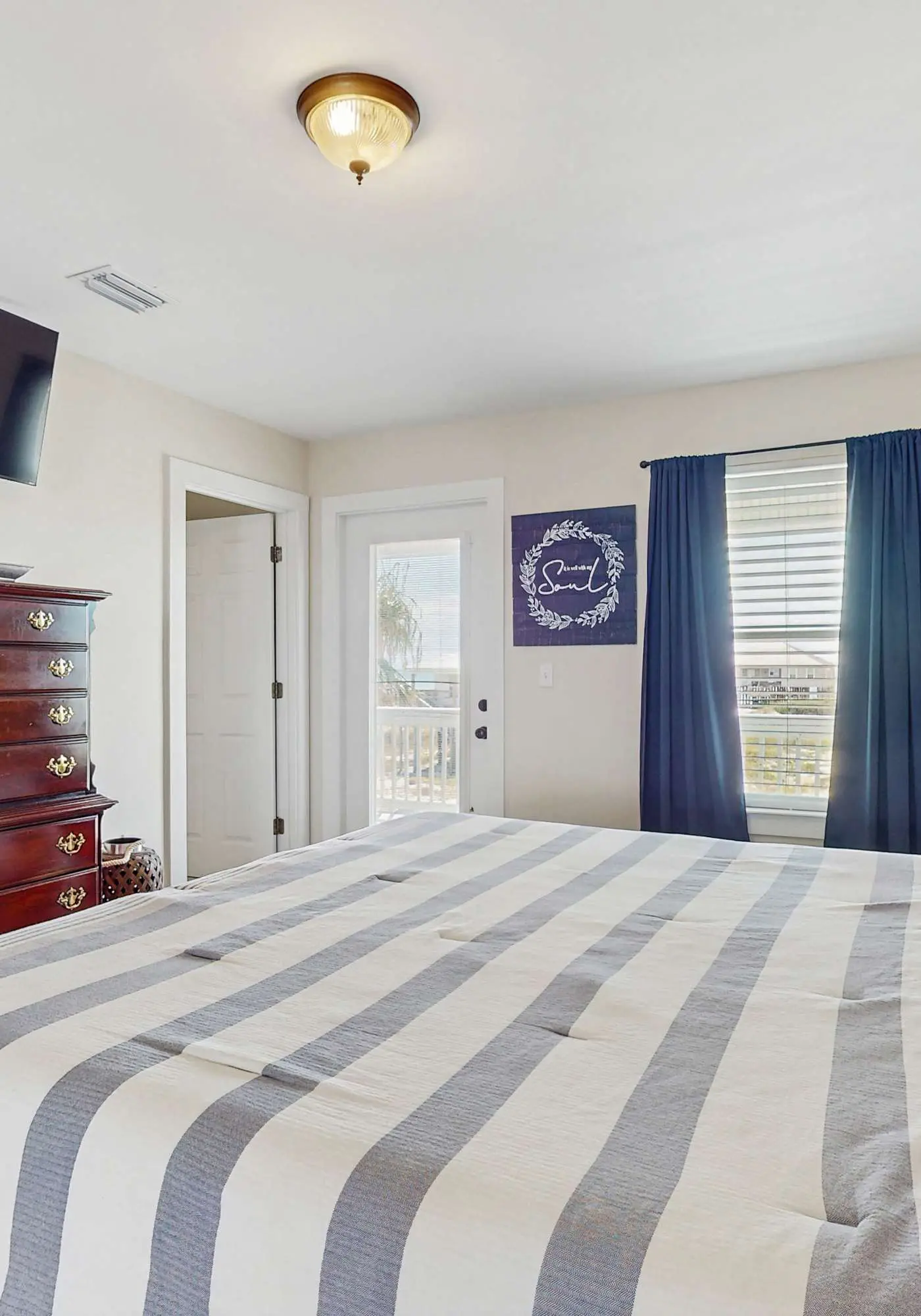 Bay Front Home with - Gulf Views, WiFi, & Washer/Dryer - Two Dogs Welcome