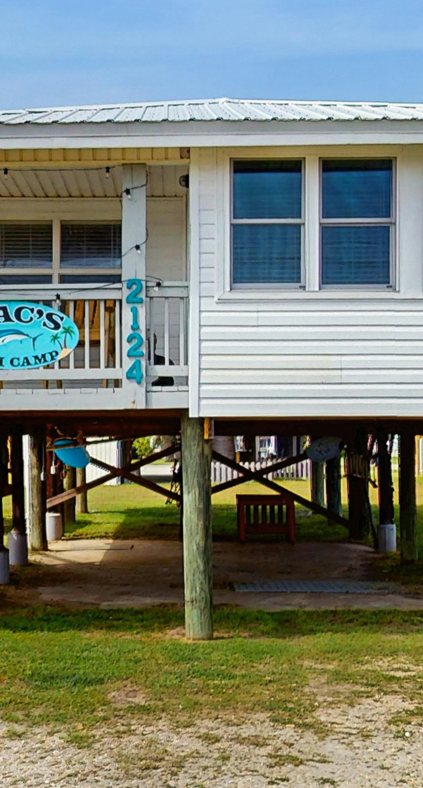 Spacious house near beach access and activities, dog-friendly