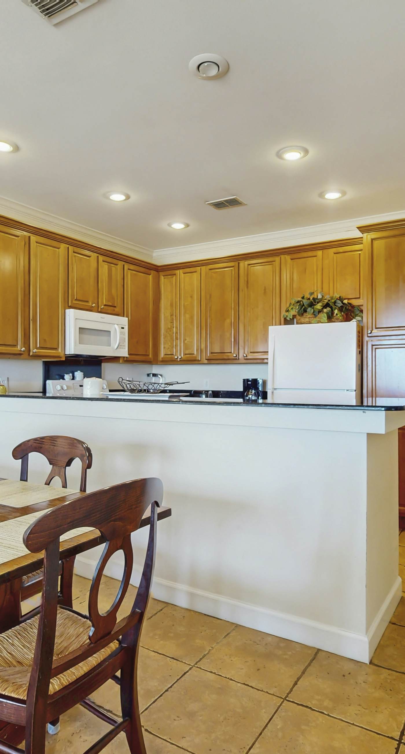 Perfect beachfront condo with pool, internet, and washer and dryer