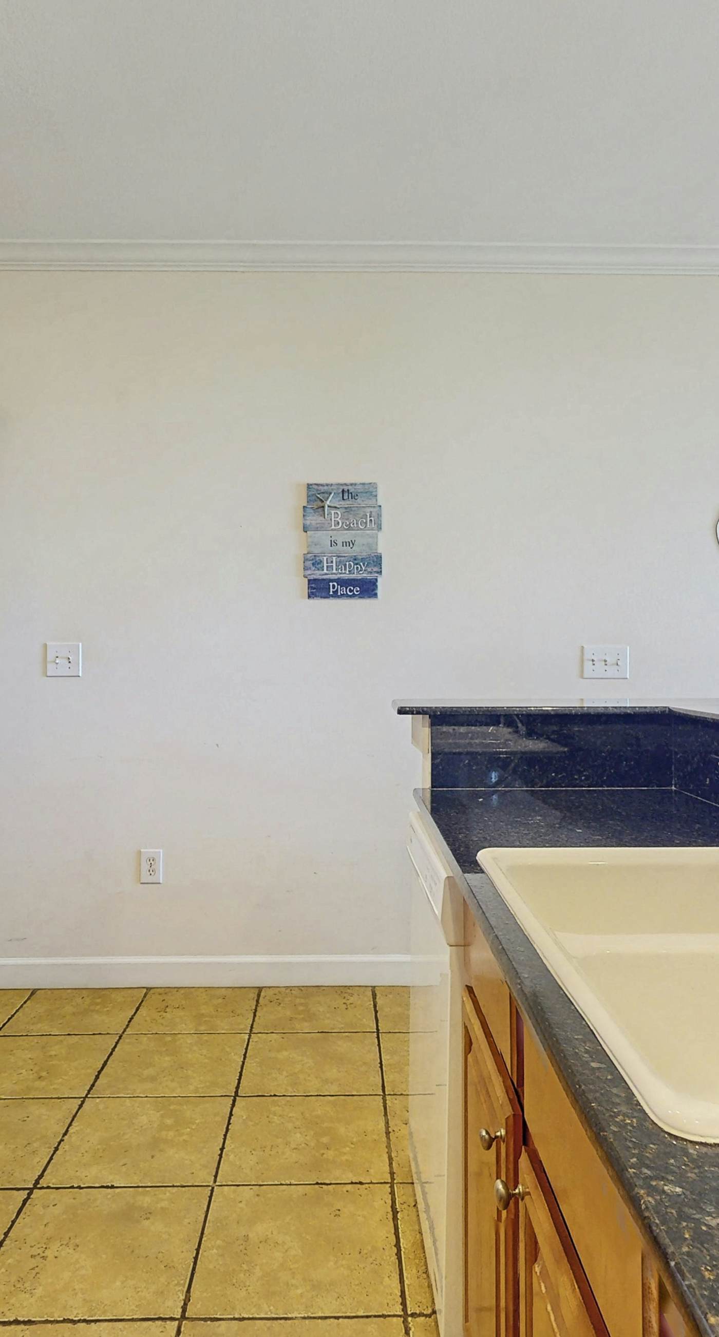 Perfect beachfront condo with pool, internet, and washer and dryer