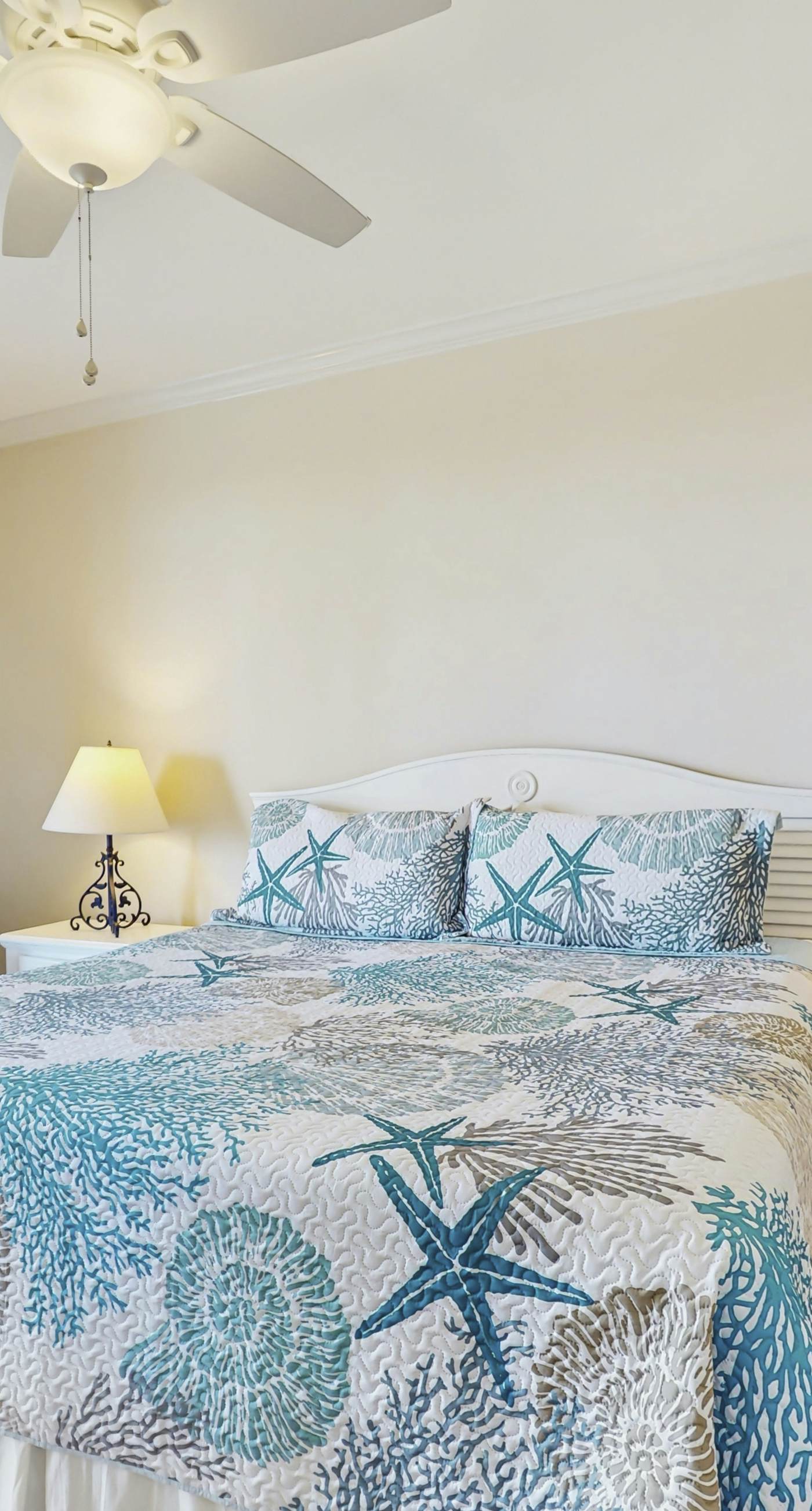 Perfect beachfront condo with pool, internet, and washer and dryer