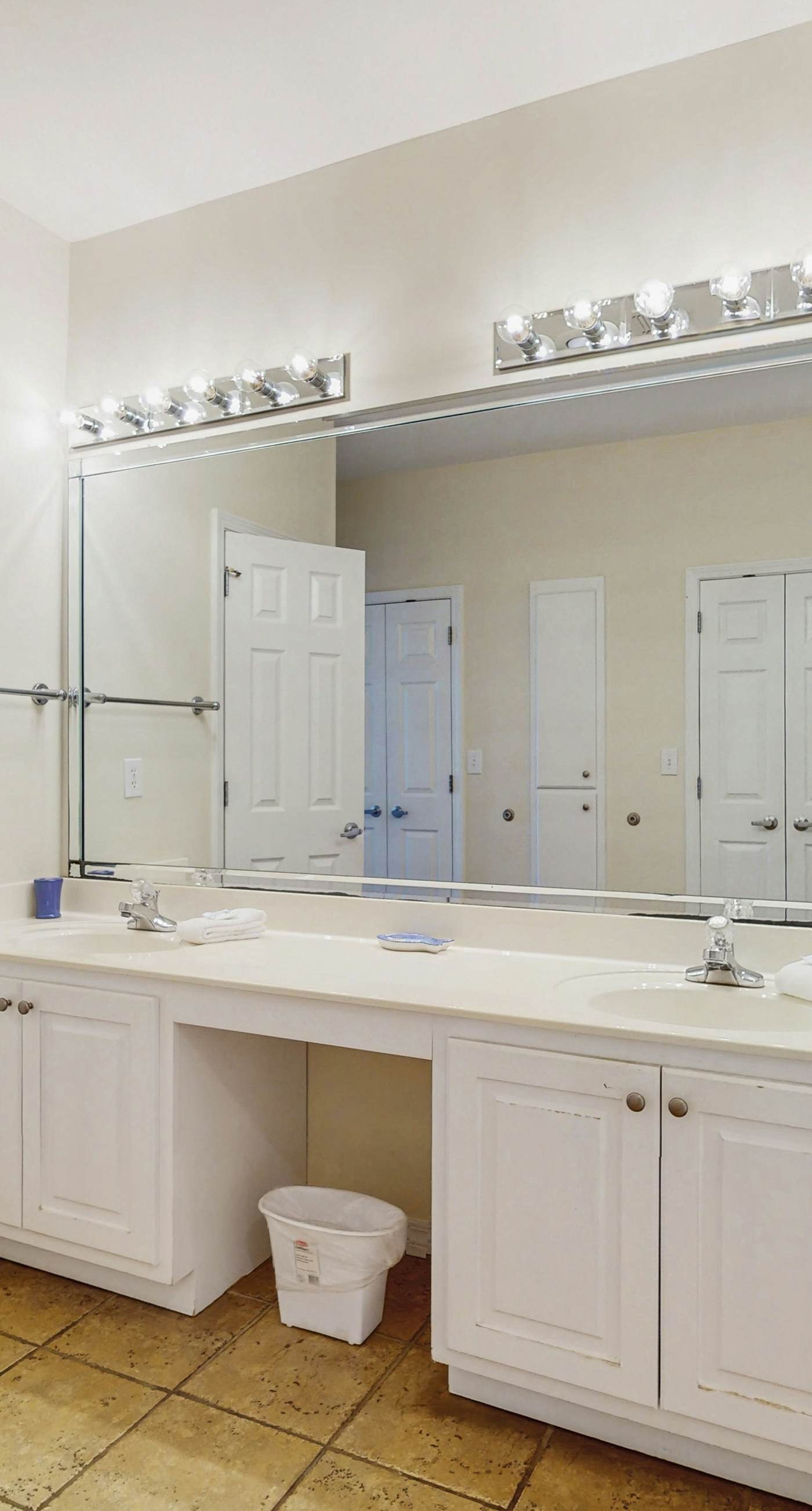 Perfect beachfront condo with pool, internet, and washer and dryer