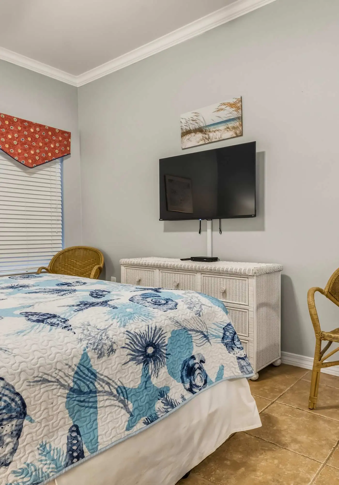 Perfect beachfront condo with pool, internet, and washer and dryer