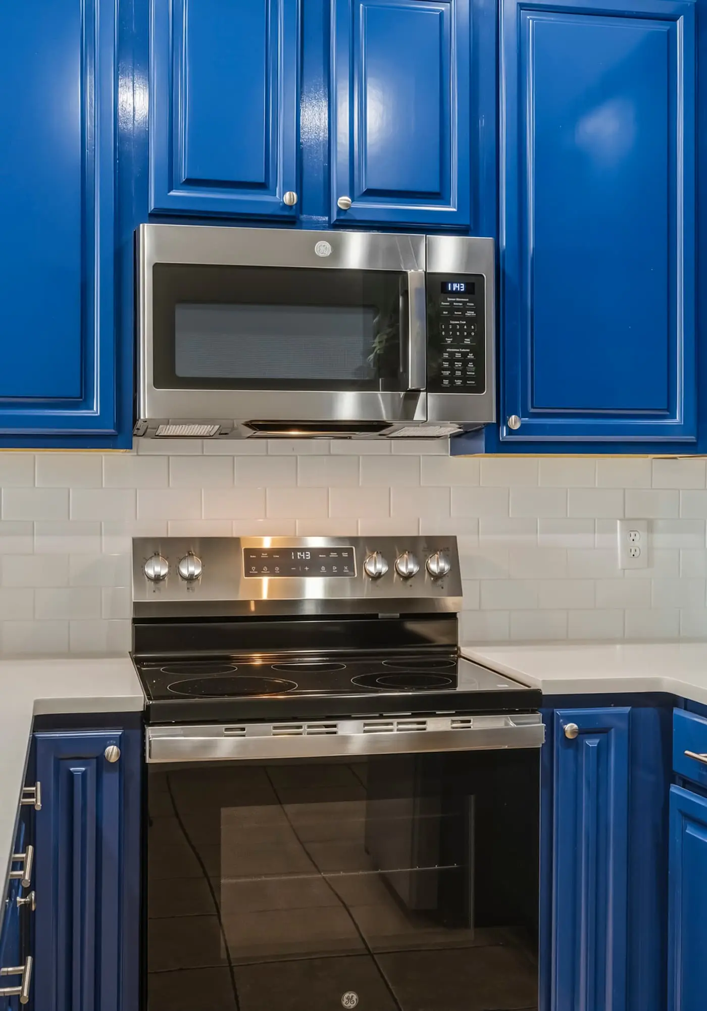 Perfect beachfront condo with pool, internet, and washer and dryer