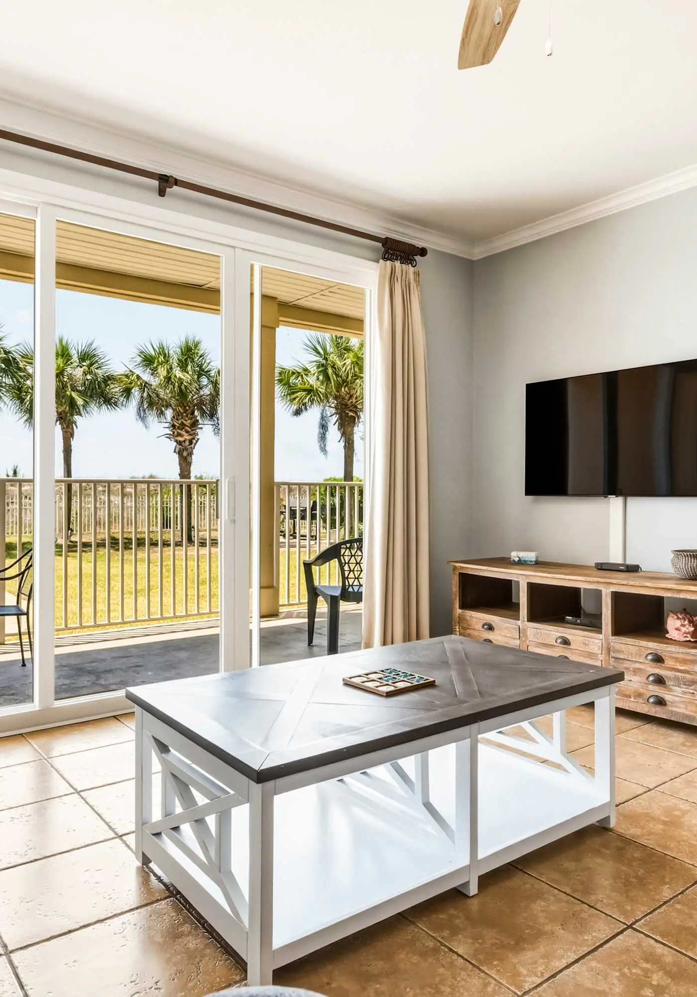 Perfect beachfront condo with pool, internet, and washer and dryer