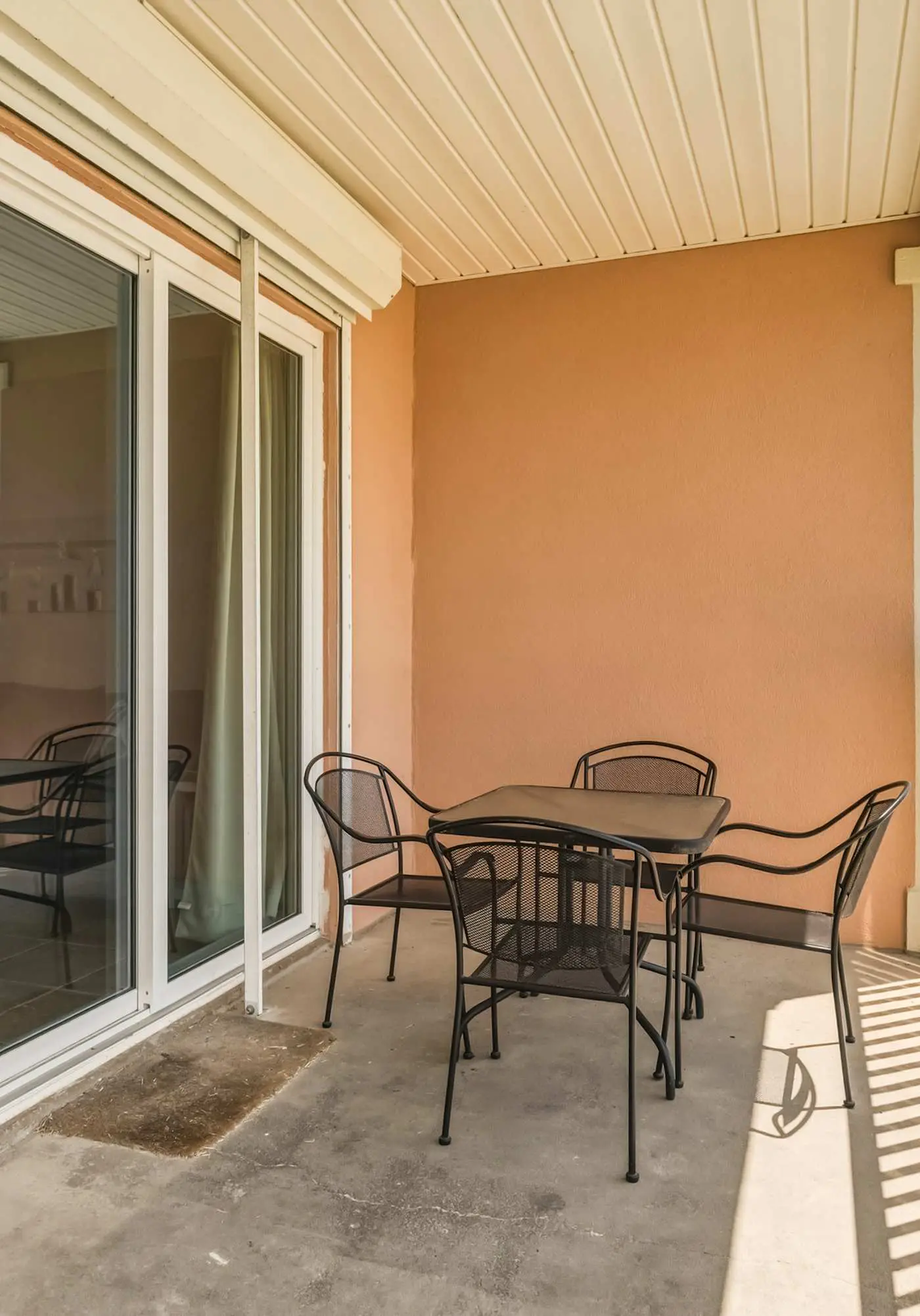 Perfect beachfront condo with pool, internet, and washer and dryer