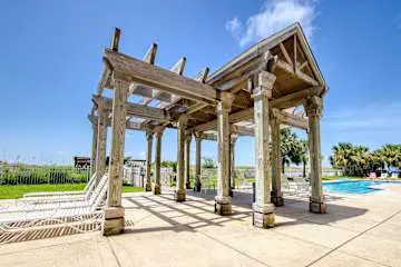 Perfect beachfront condo with pool, internet, and washer and dryer