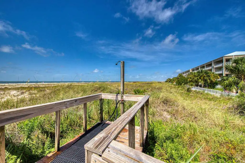 Perfect beachfront condo with pool, internet, and washer and dryer