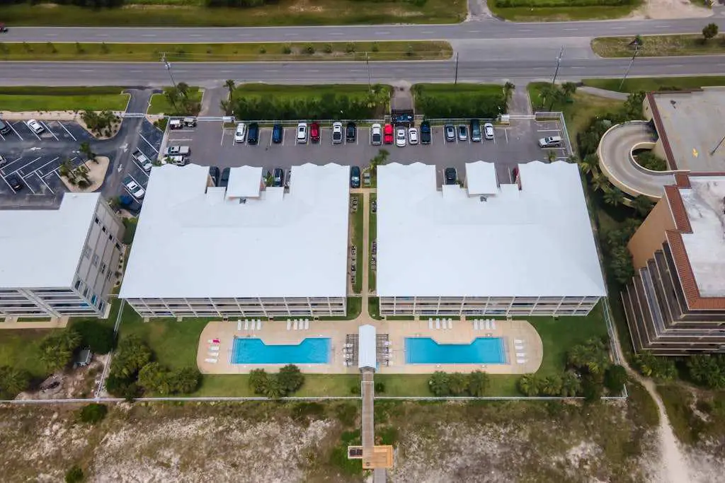 Perfect beachfront condo with pool, internet, and washer and dryer