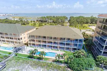 Perfect beachfront condo with pool, internet, and washer and dryer