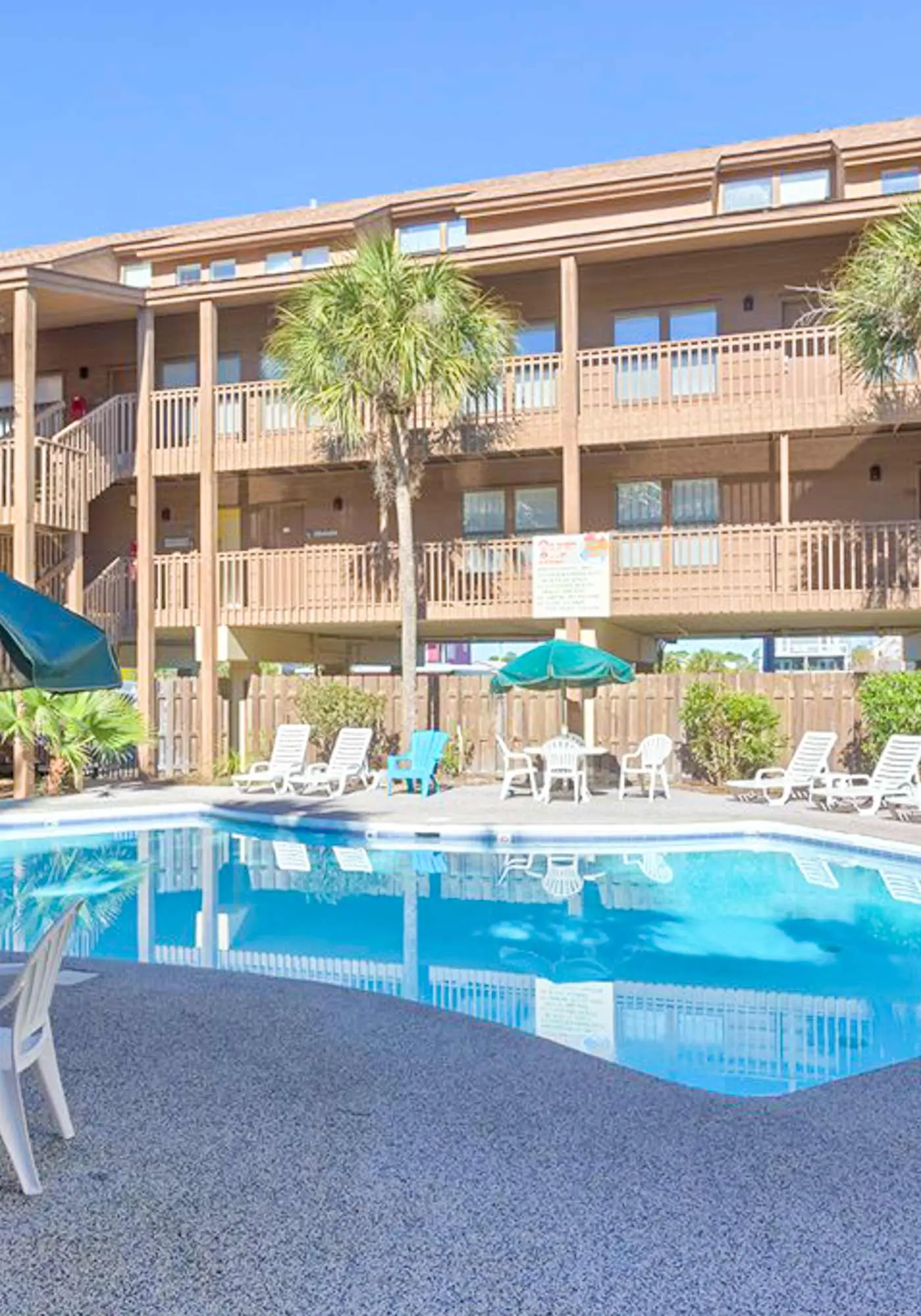 First floor condo with shared pool, close to the beach, and washer & dryer