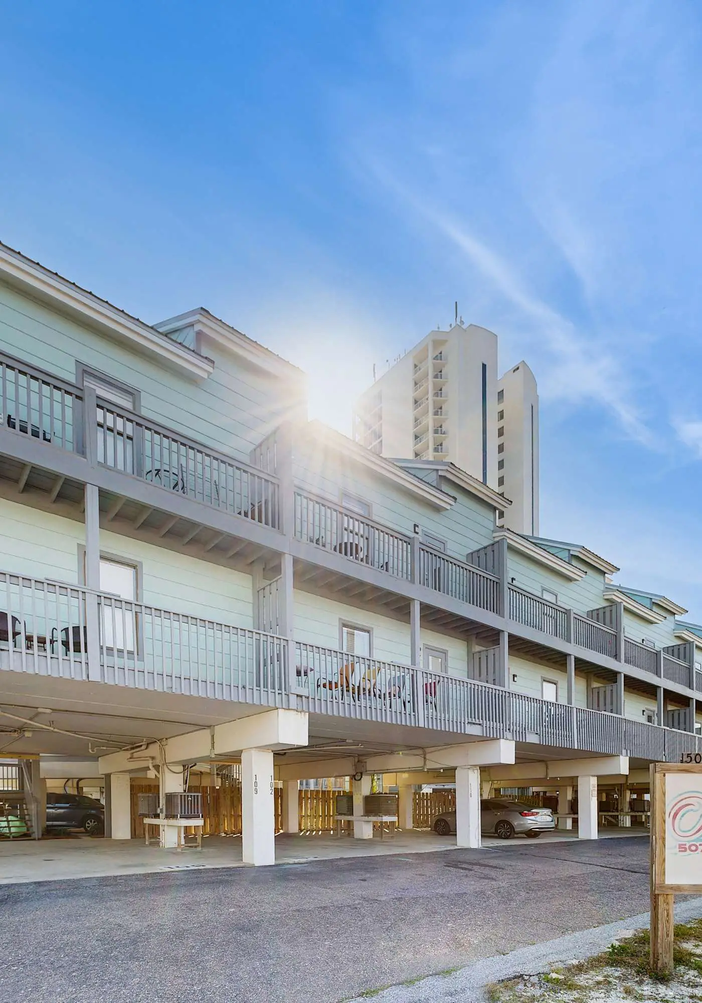 First floor condo with shared pool, close to the beach, and washer & dryer