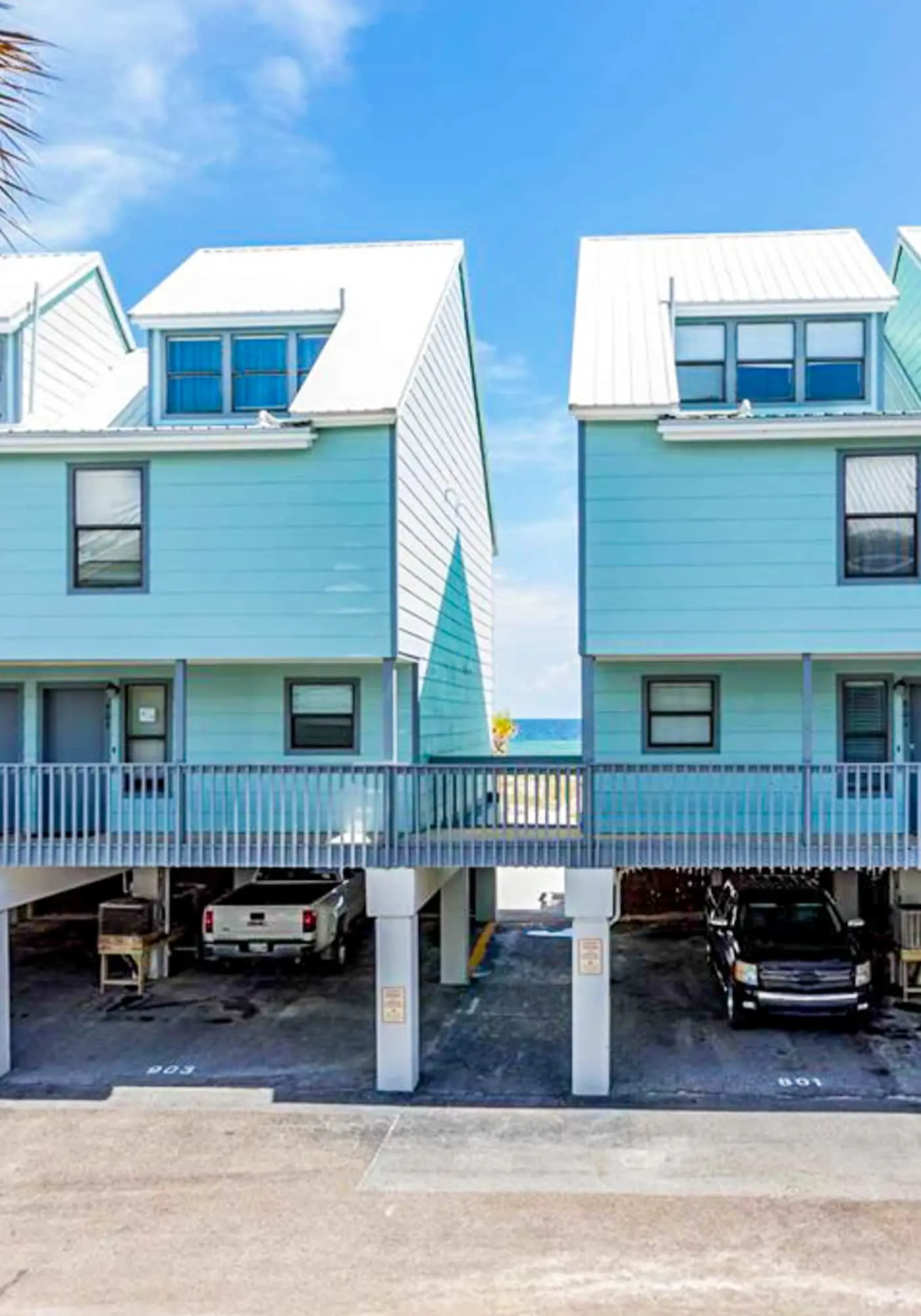 First floor condo with shared pool, close to the beach, and washer & dryer