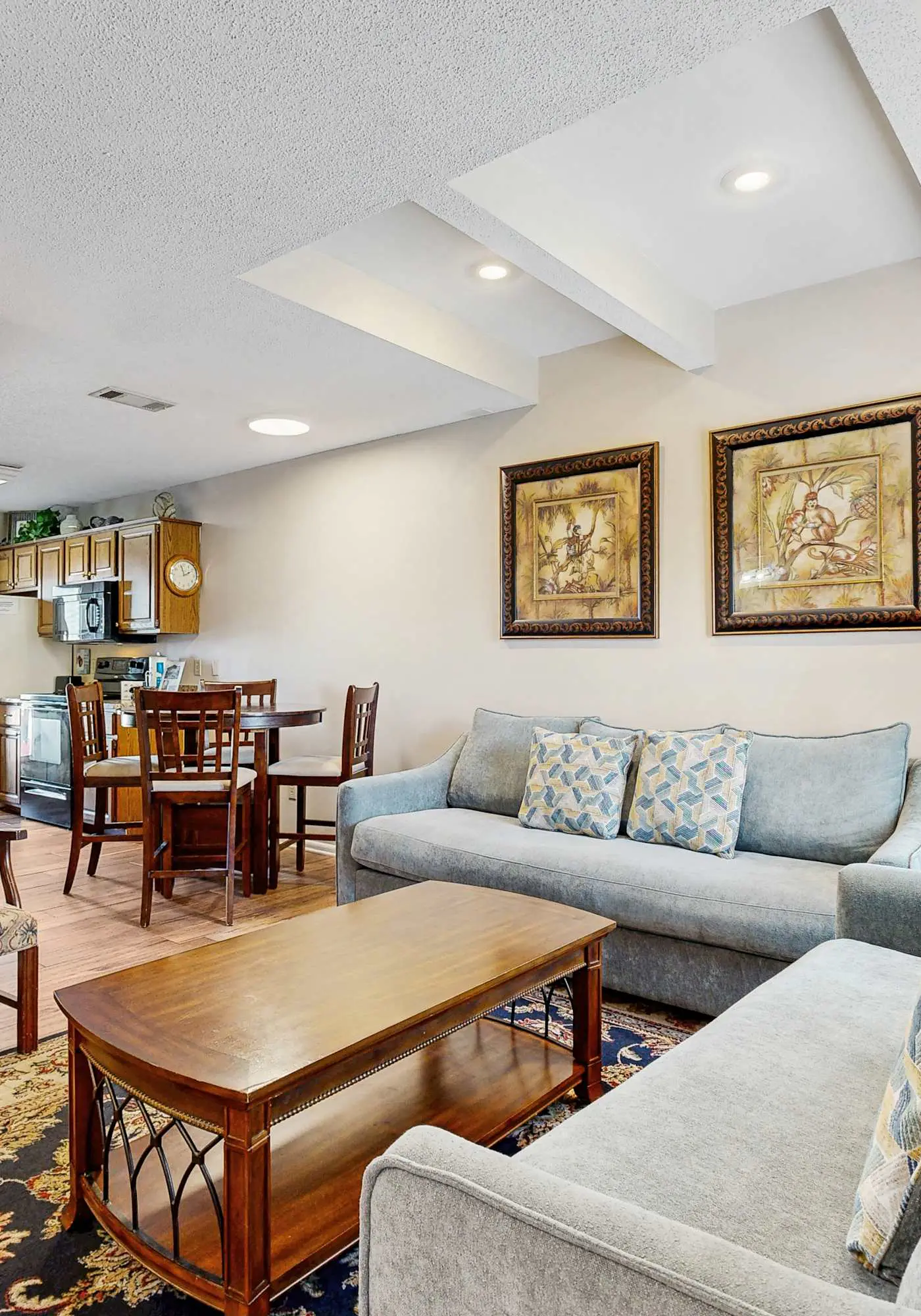 First floor condo with shared pool, close to the beach, and washer & dryer