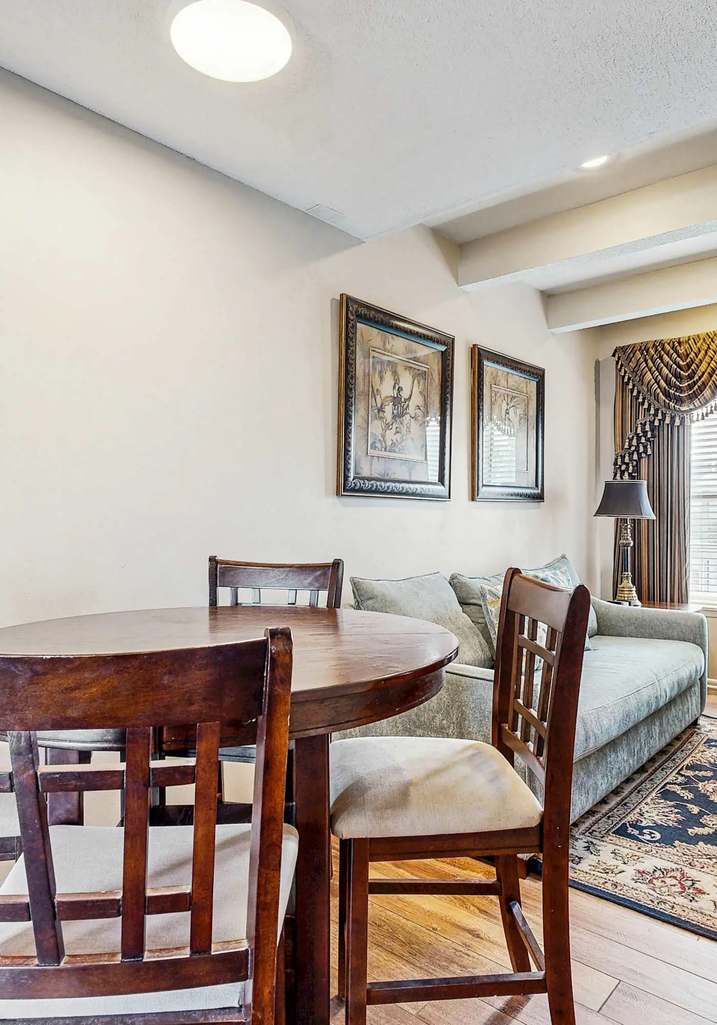 First floor condo with shared pool, close to the beach, and washer & dryer