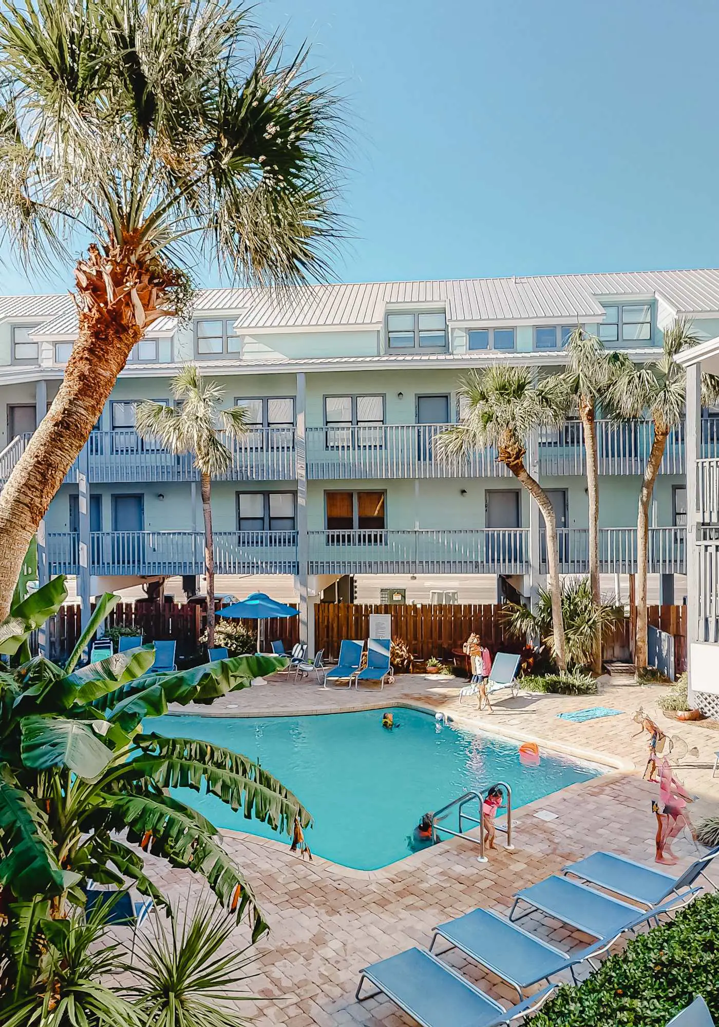 First floor condo with shared pool, close to the beach, and washer & dryer