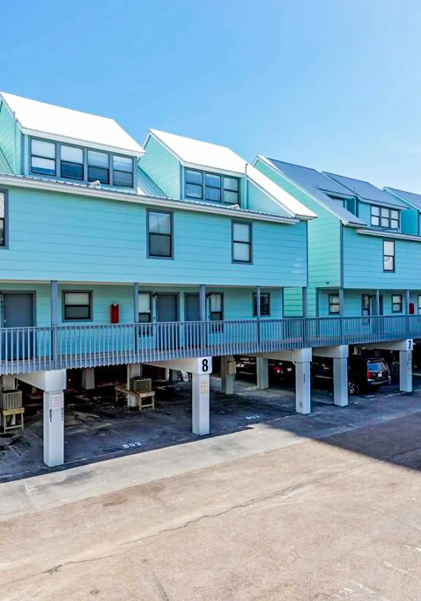 First floor condo with shared pool, close to the beach, and washer & dryer