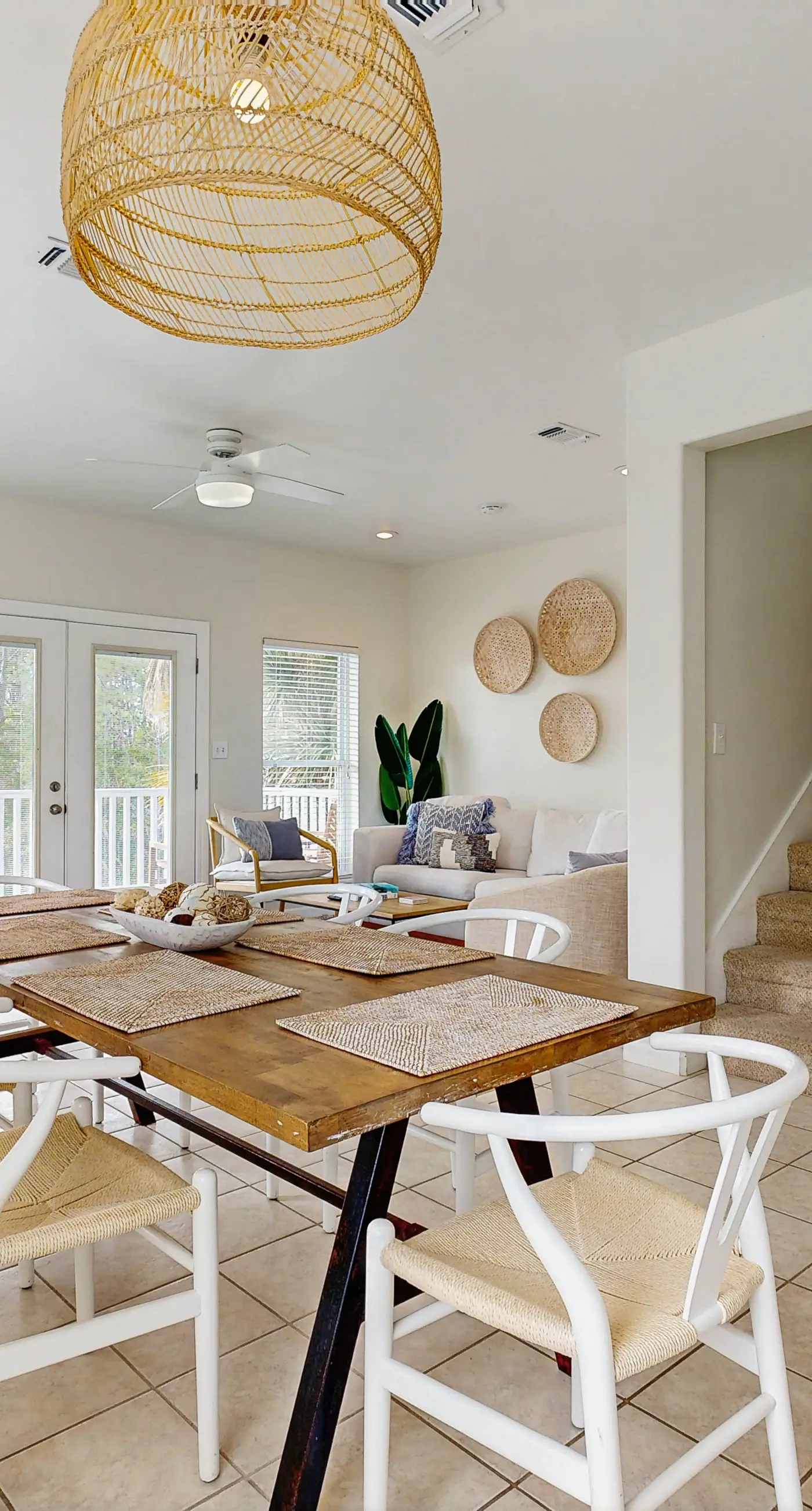 Spacious private home with patio, balconies, close to beaches