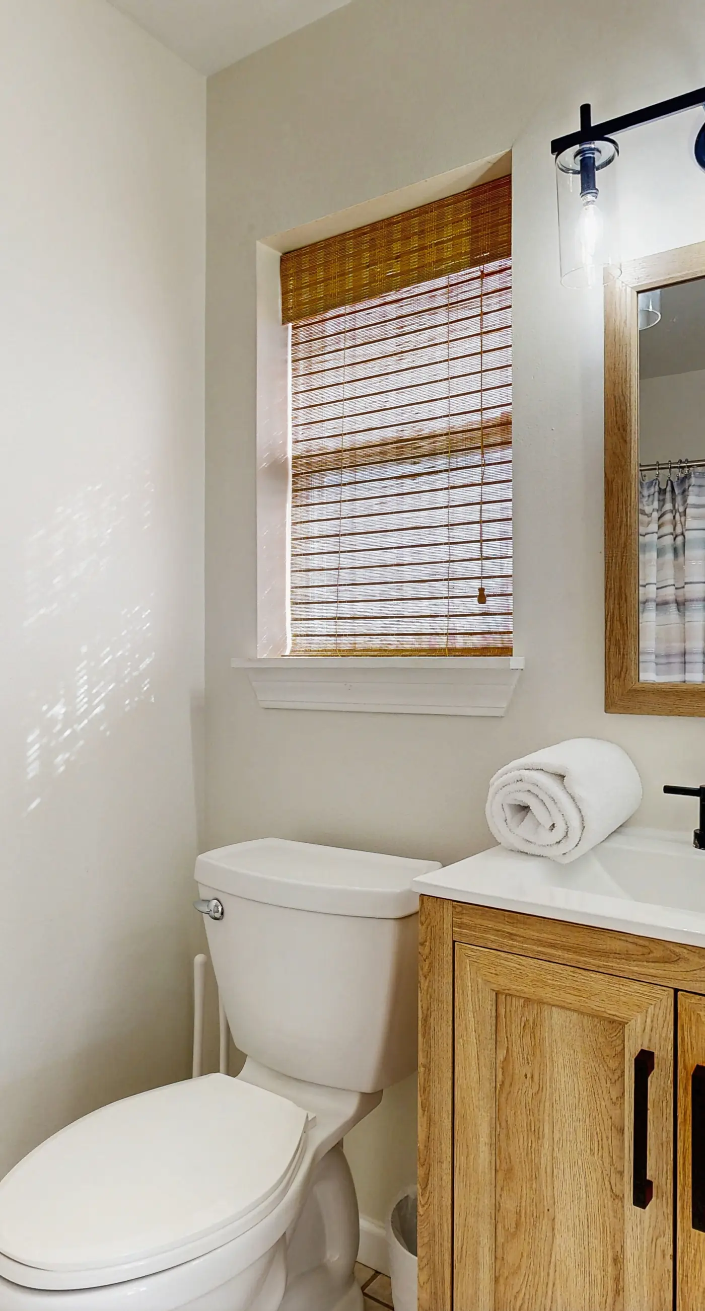 Spacious private home with patio, balconies, close to beaches