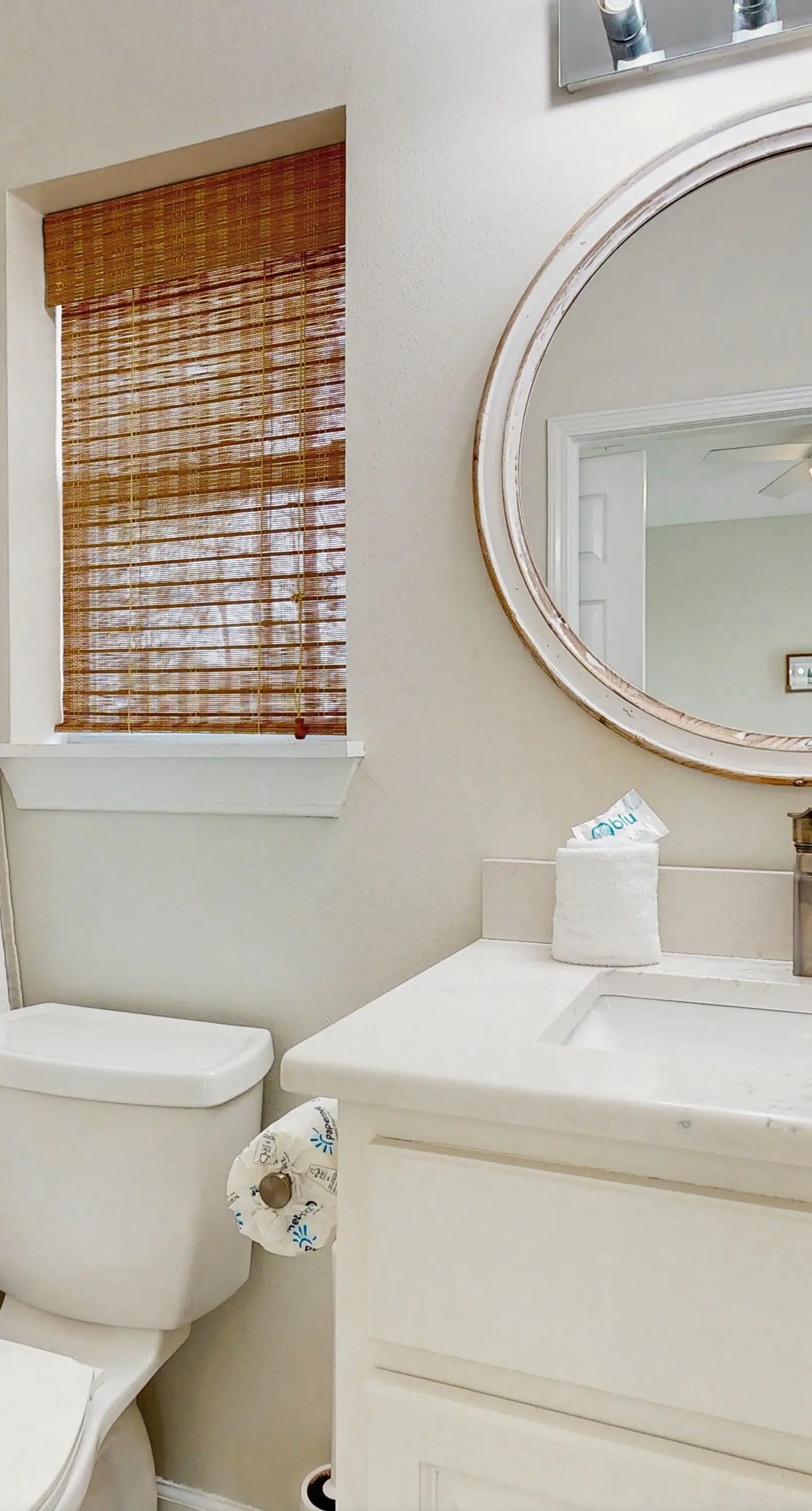 Spacious private home with patio, balconies, close to beaches