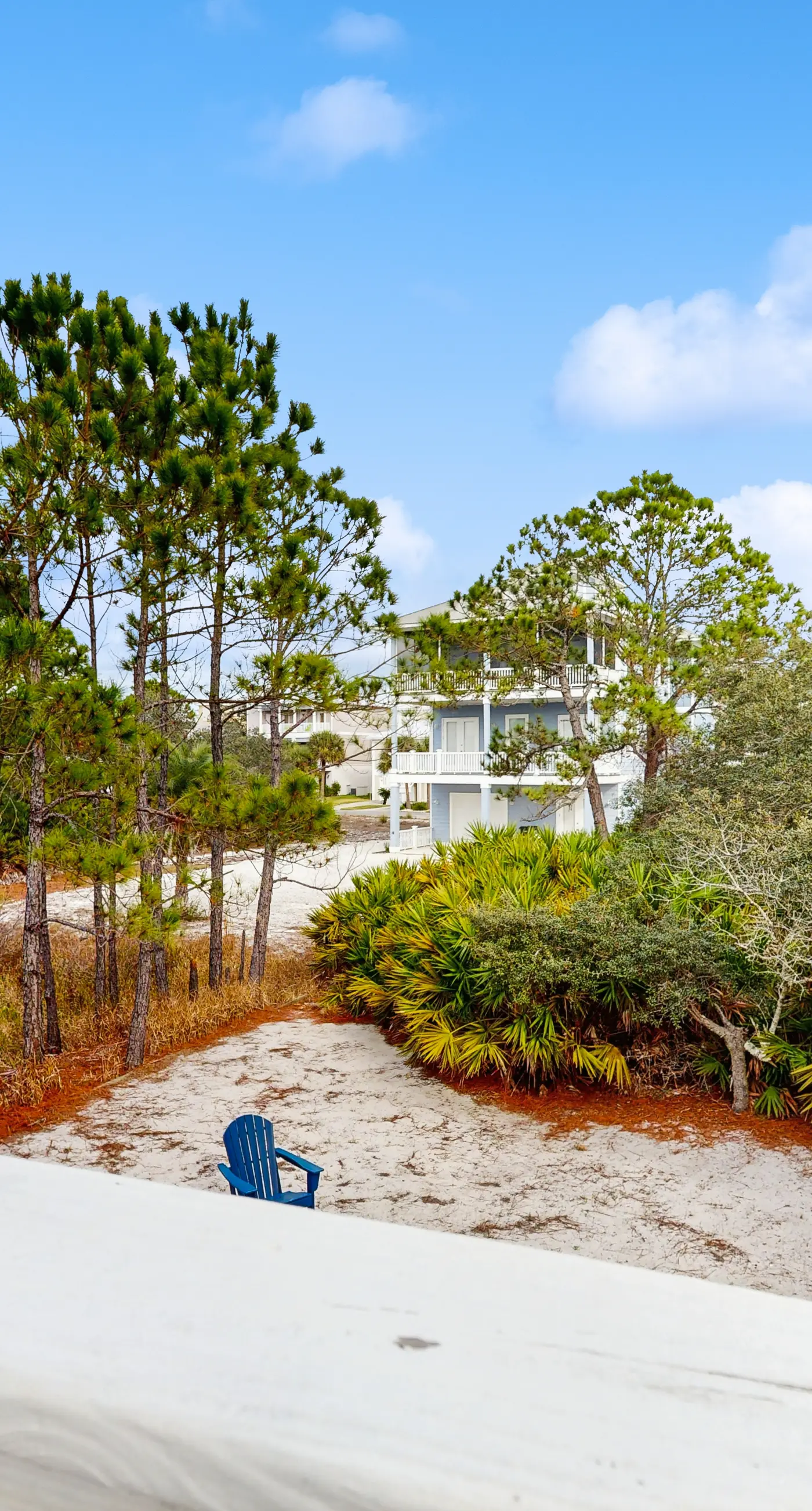 Spacious private home with patio, balconies, close to beaches