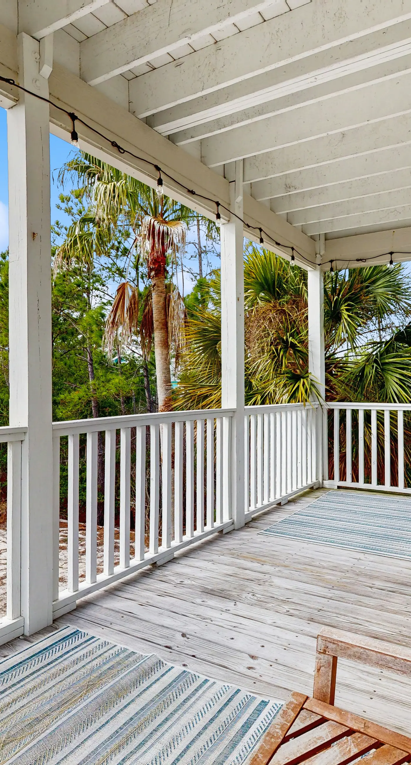 Spacious private home with patio, balconies, close to beaches