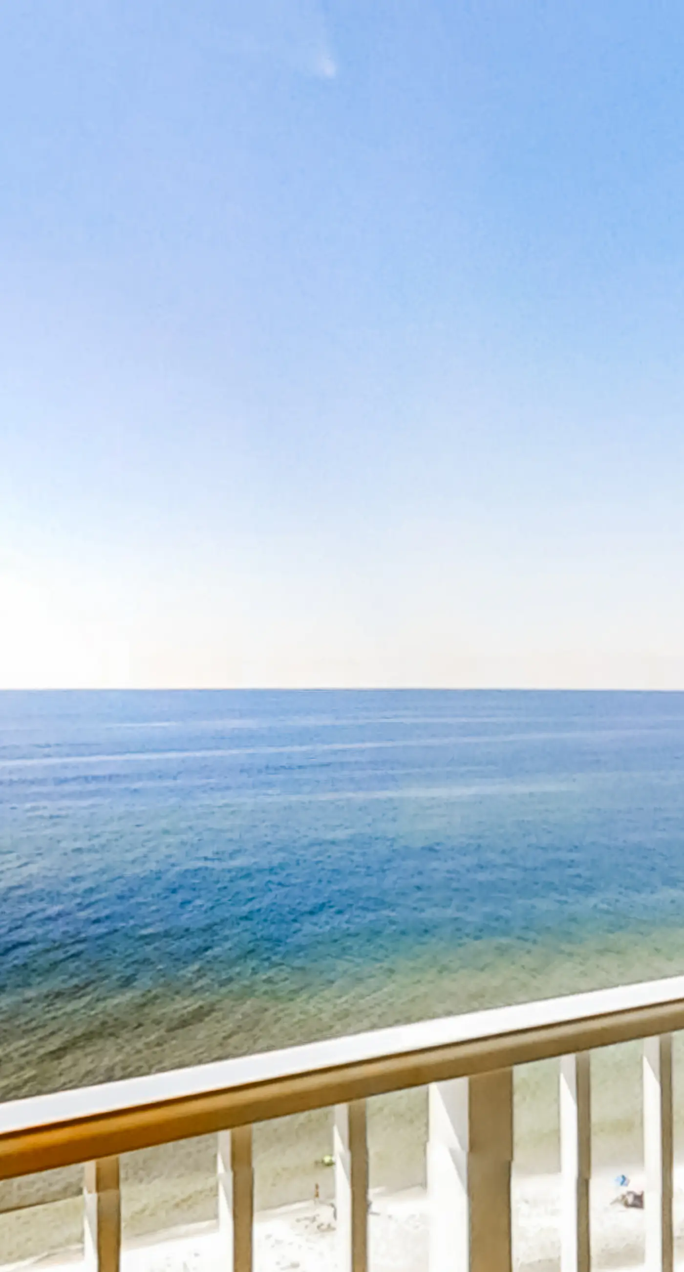 Beachfront 5th-floor condo with balcony, AC, pool, hot tub & view