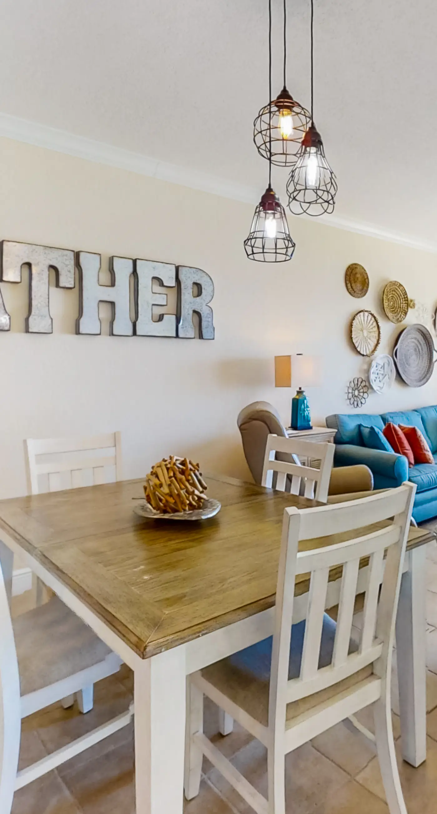 Beachfront 5th-floor condo with balcony, AC, pool, hot tub & view