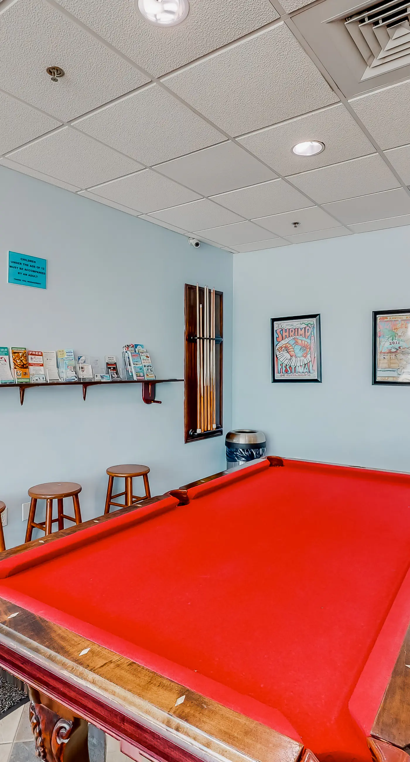 Beachfront 5th-floor condo with balcony, AC, pool, hot tub & view