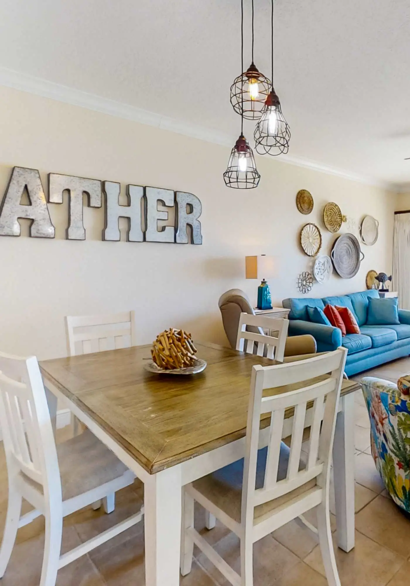 Beachfront 5th-floor condo with balcony, AC, pool, hot tub & view