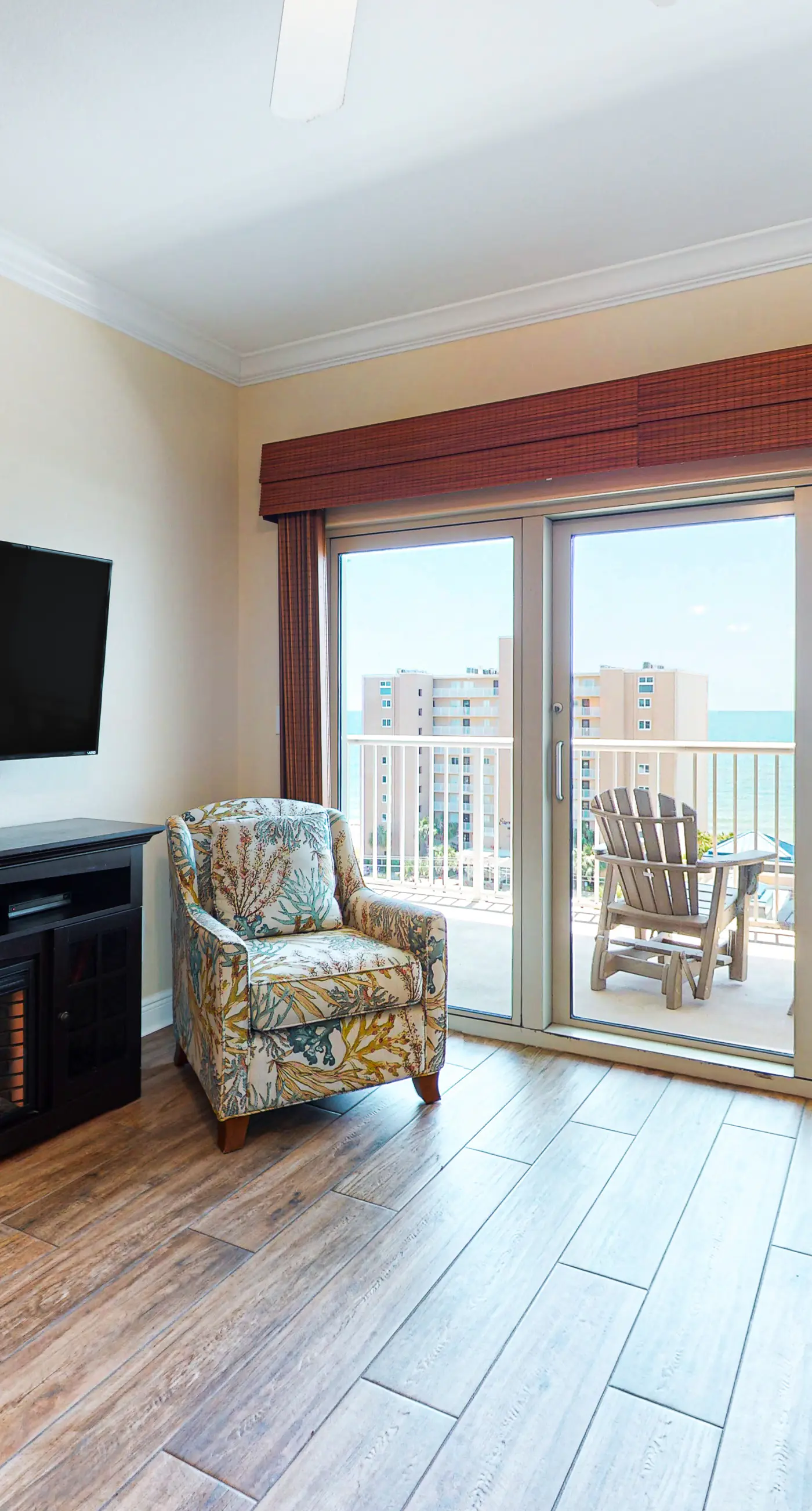 Gulf-view condo with pool, hot tub, lazy river & balcony