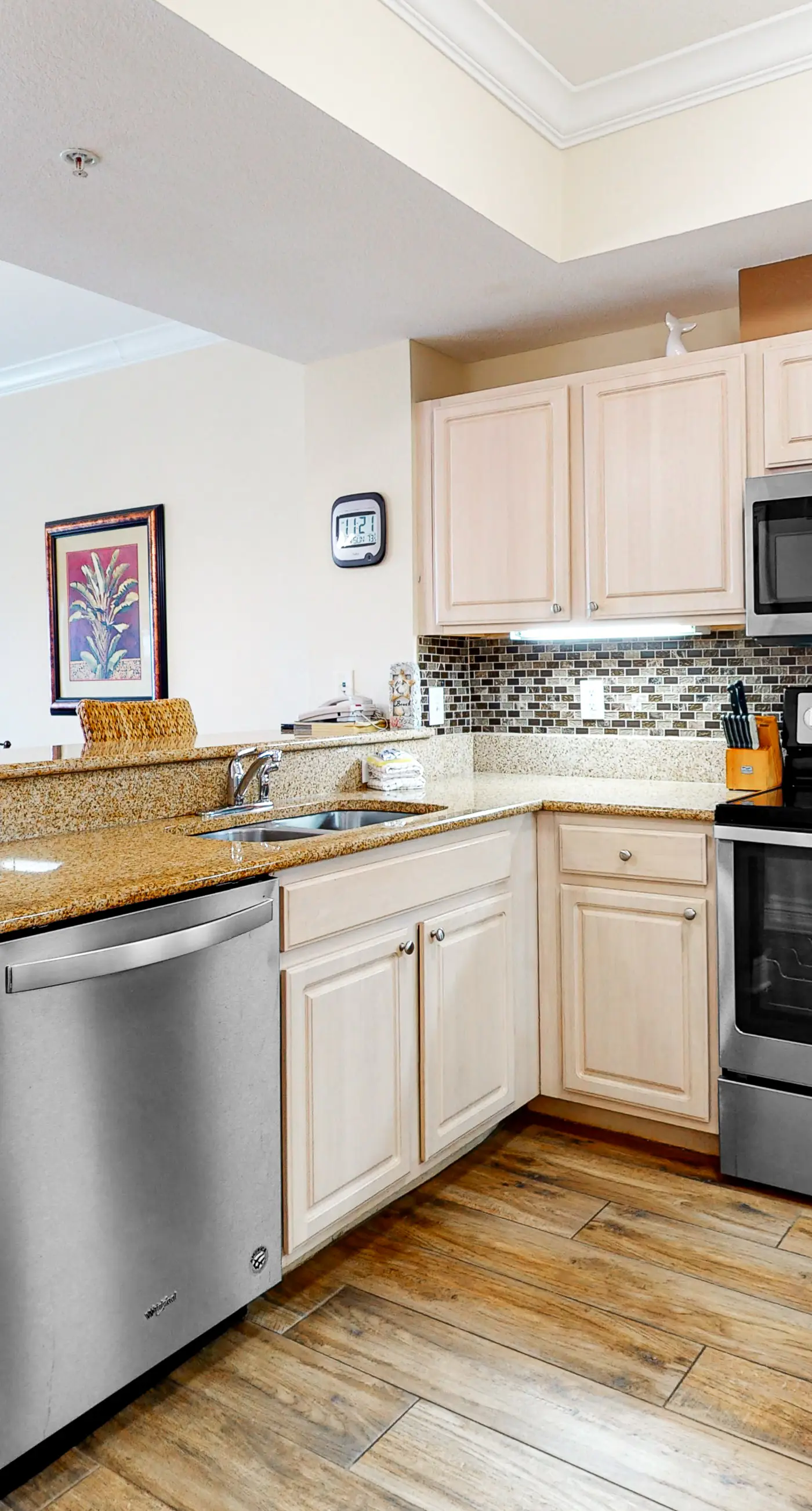 Gulf-view condo with pool, hot tub, lazy river & balcony