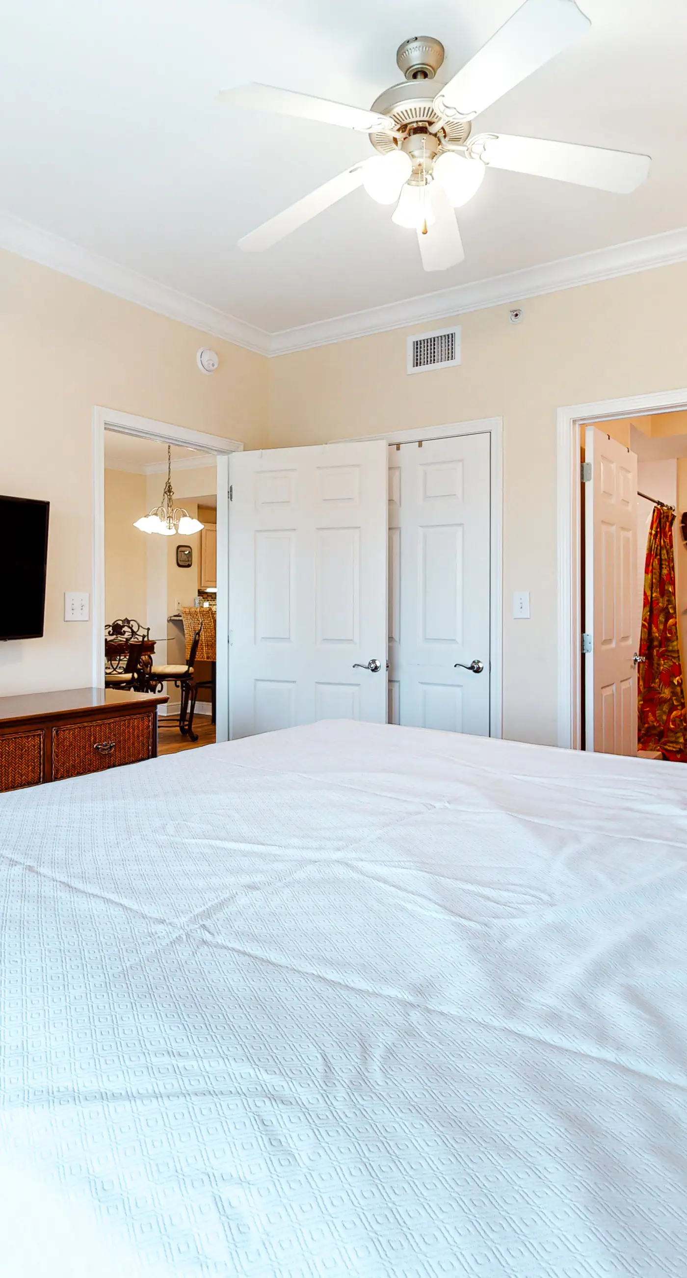 Gulf-view condo with pool, hot tub, lazy river & balcony