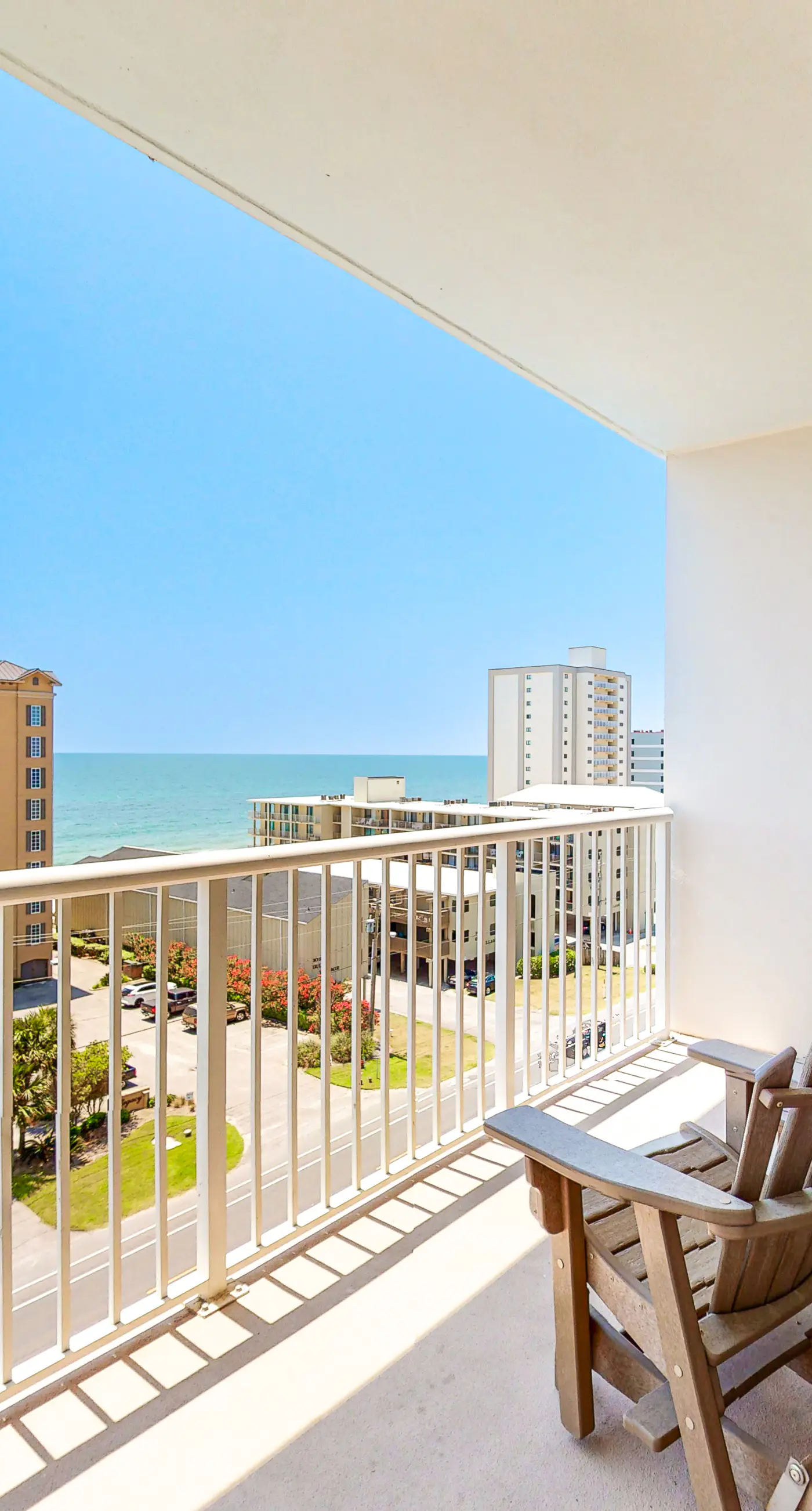 Gulf-view condo with pool, hot tub, lazy river & balcony
