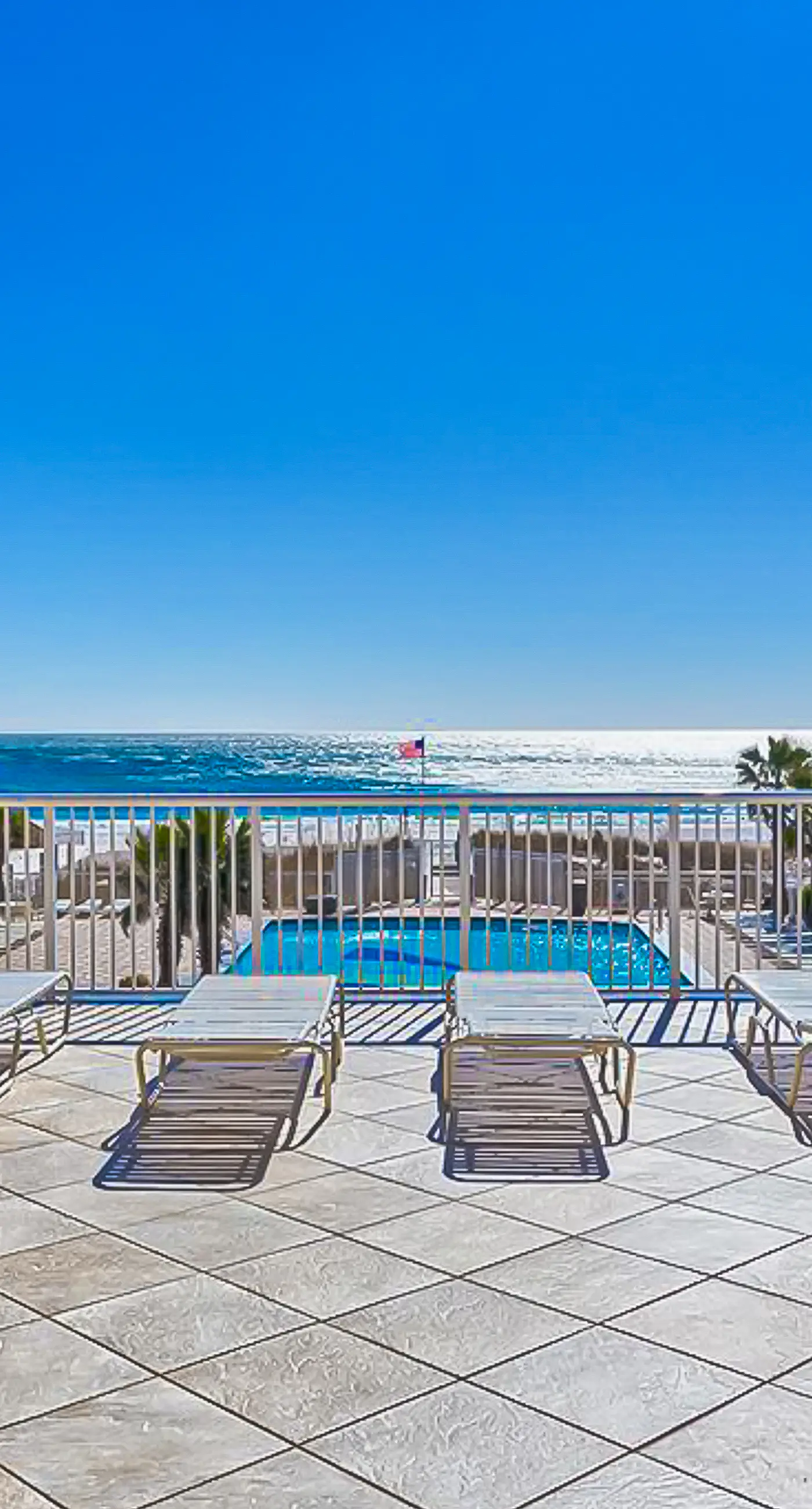 Gulf-view condo with pool, hot tub, lazy river & balcony