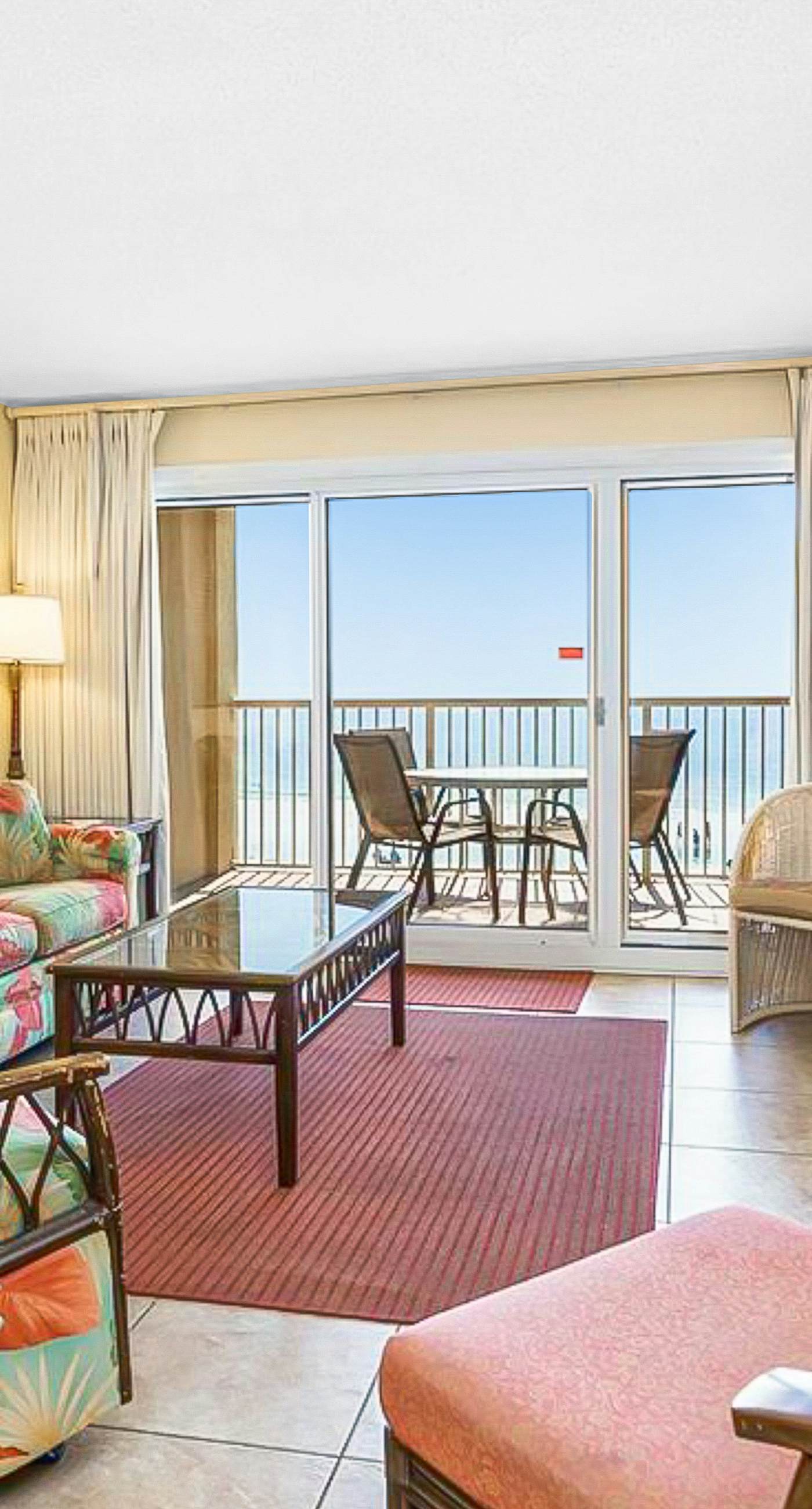 12th-floor beachfront condo with private balcony, AC, hot tub, pool, sauna