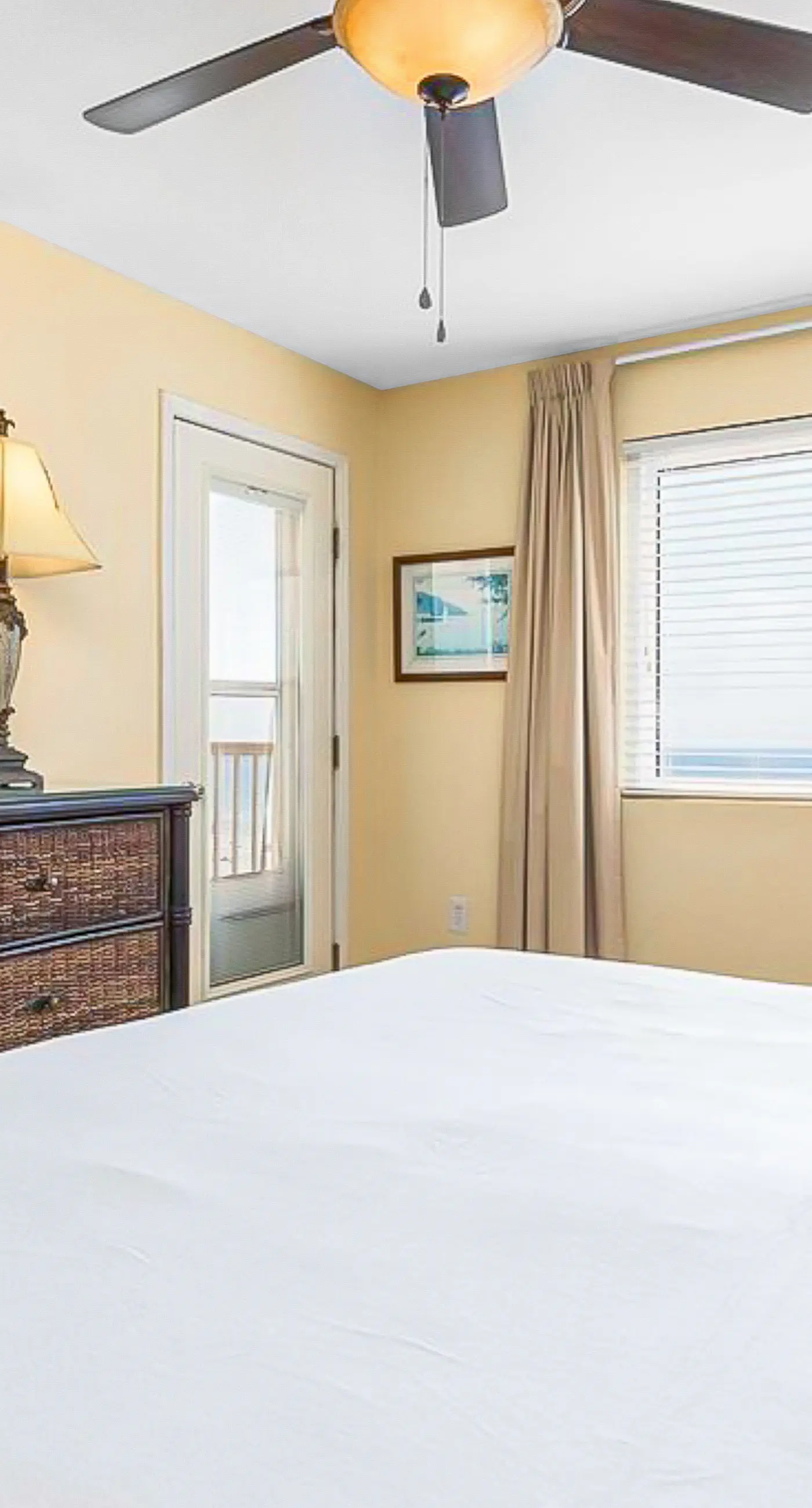 12th-floor beachfront condo with private balcony, AC, hot tub, pool, sauna